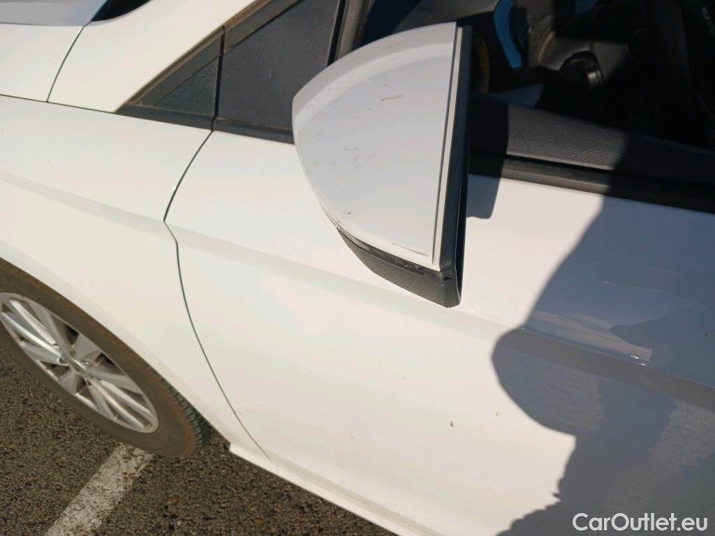  Seat  Ibiza SEAT  / 2017 / 5P / berlina con portón 1.0 TSI 81kW (110CV) Style Plus (AC) #8