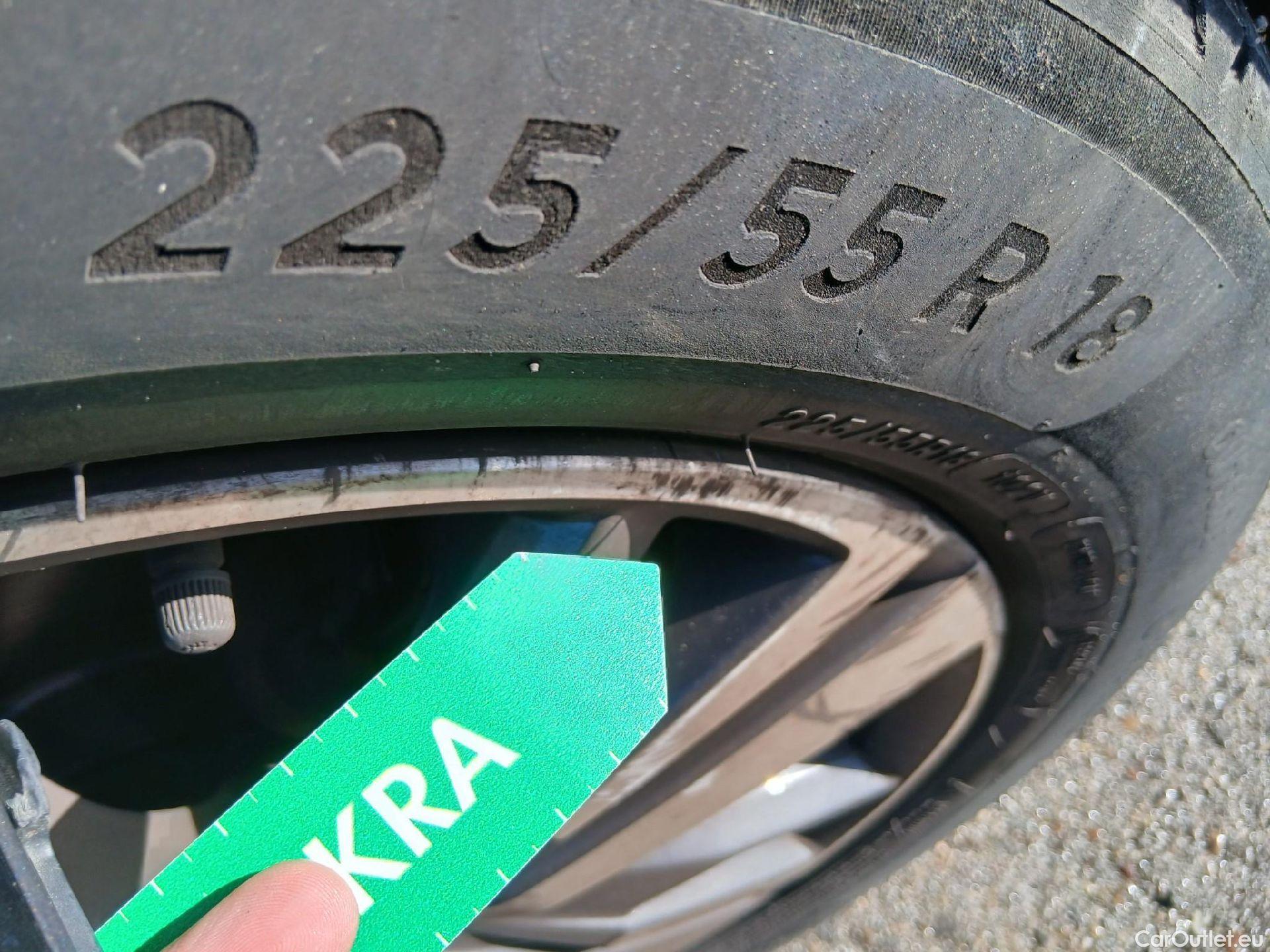  Peugeot  3008 PEUGEOT  / 2020 / 5P / todoterreno 1.5 BlueHDi 96kW S&S Allure Pack EAT8 #11