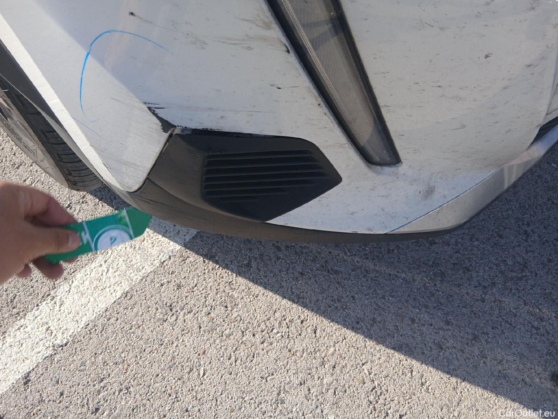  Peugeot  2008 PEUGEOT  / 2019 / 5P / todoterreno Allure BlueHDI 81kW (110CV) #9