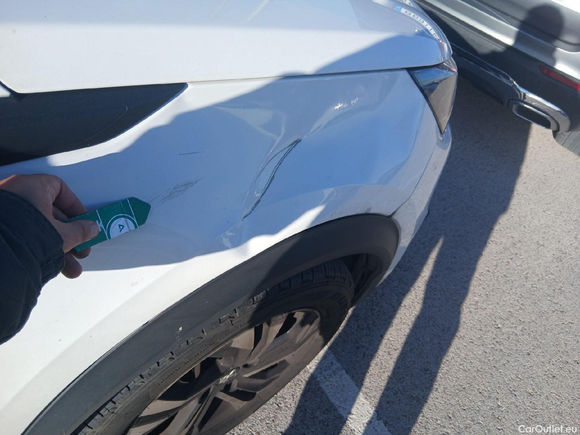  Peugeot  2008 PEUGEOT  / 2019 / 5P / todoterreno Allure BlueHDI 81kW (110CV) #42