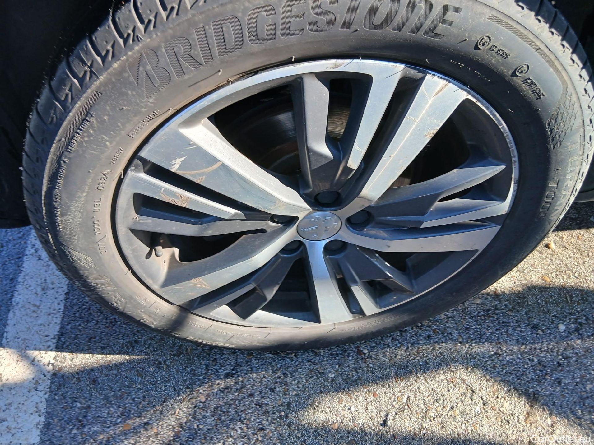  Peugeot  3008 PEUGEOT  / 2020 / 5P / todoterreno 1.5 BlueHDi 96kW S&S Allure Pack EAT8 #8