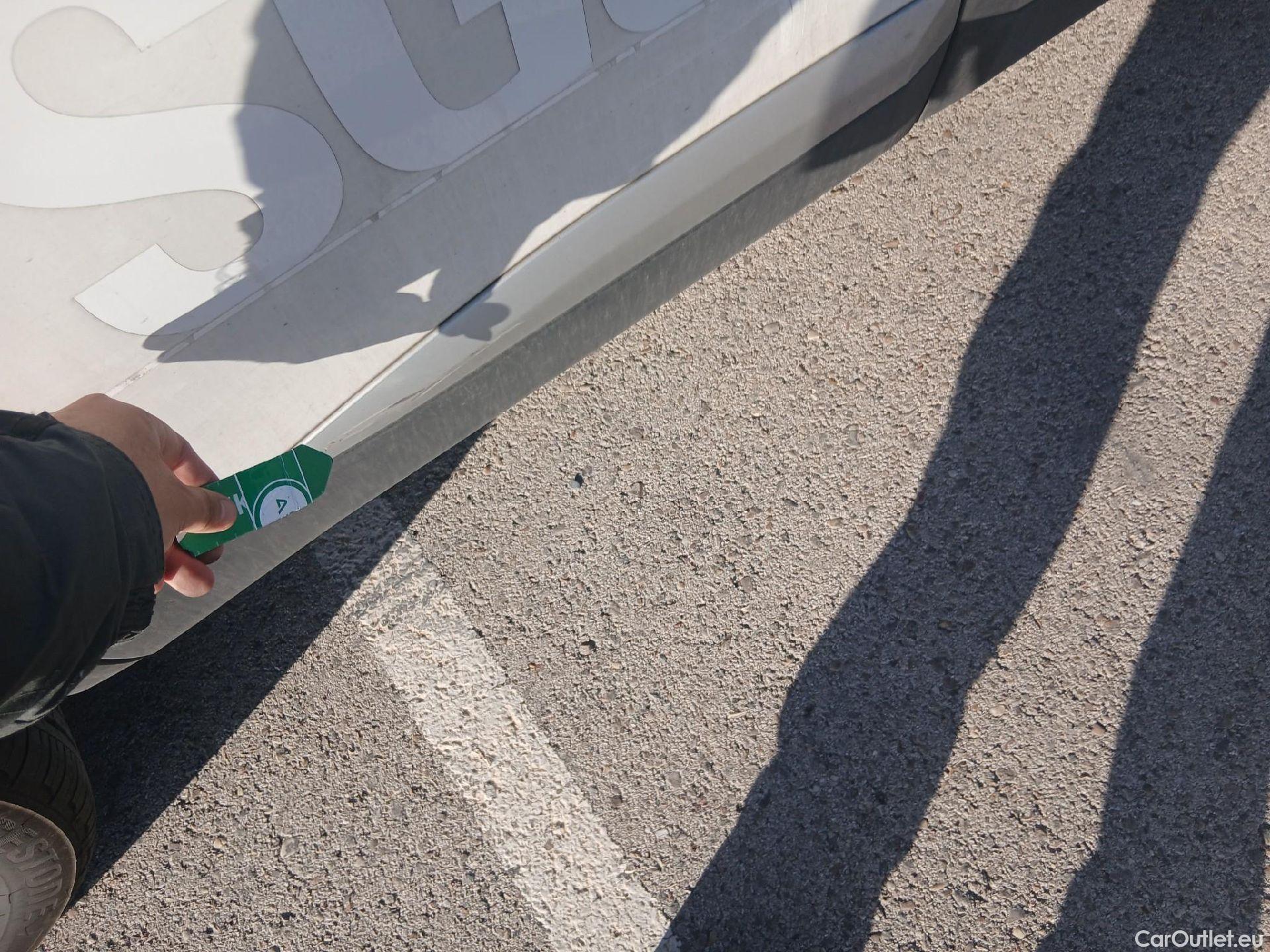  Peugeot  2008 PEUGEOT  / 2019 / 5P / todoterreno Allure BlueHDI 81kW (110CV) #35