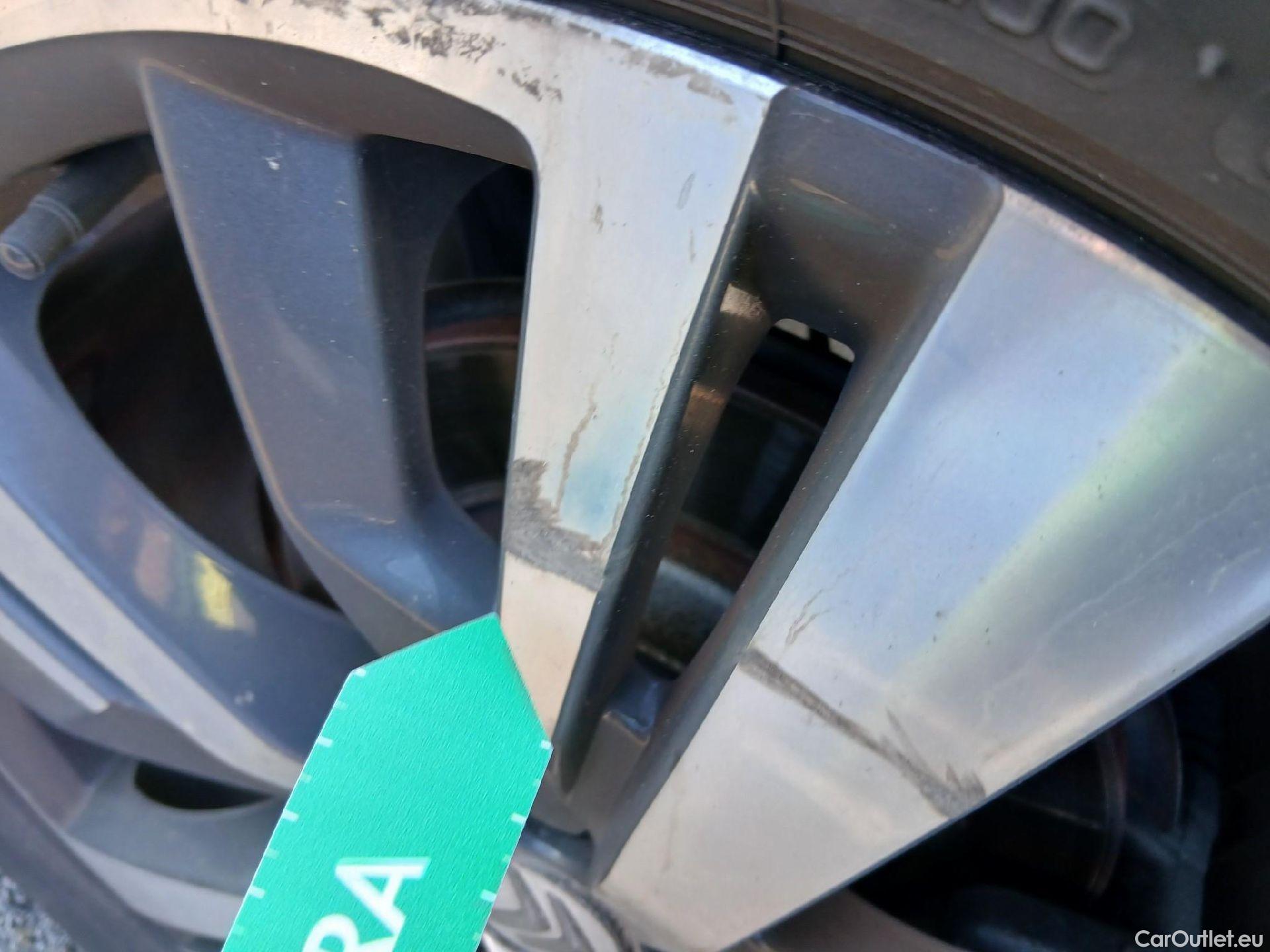  Peugeot  3008 PEUGEOT  / 2020 / 5P / todoterreno 1.5 BlueHDi 96kW S&S Allure Pack EAT8 #5