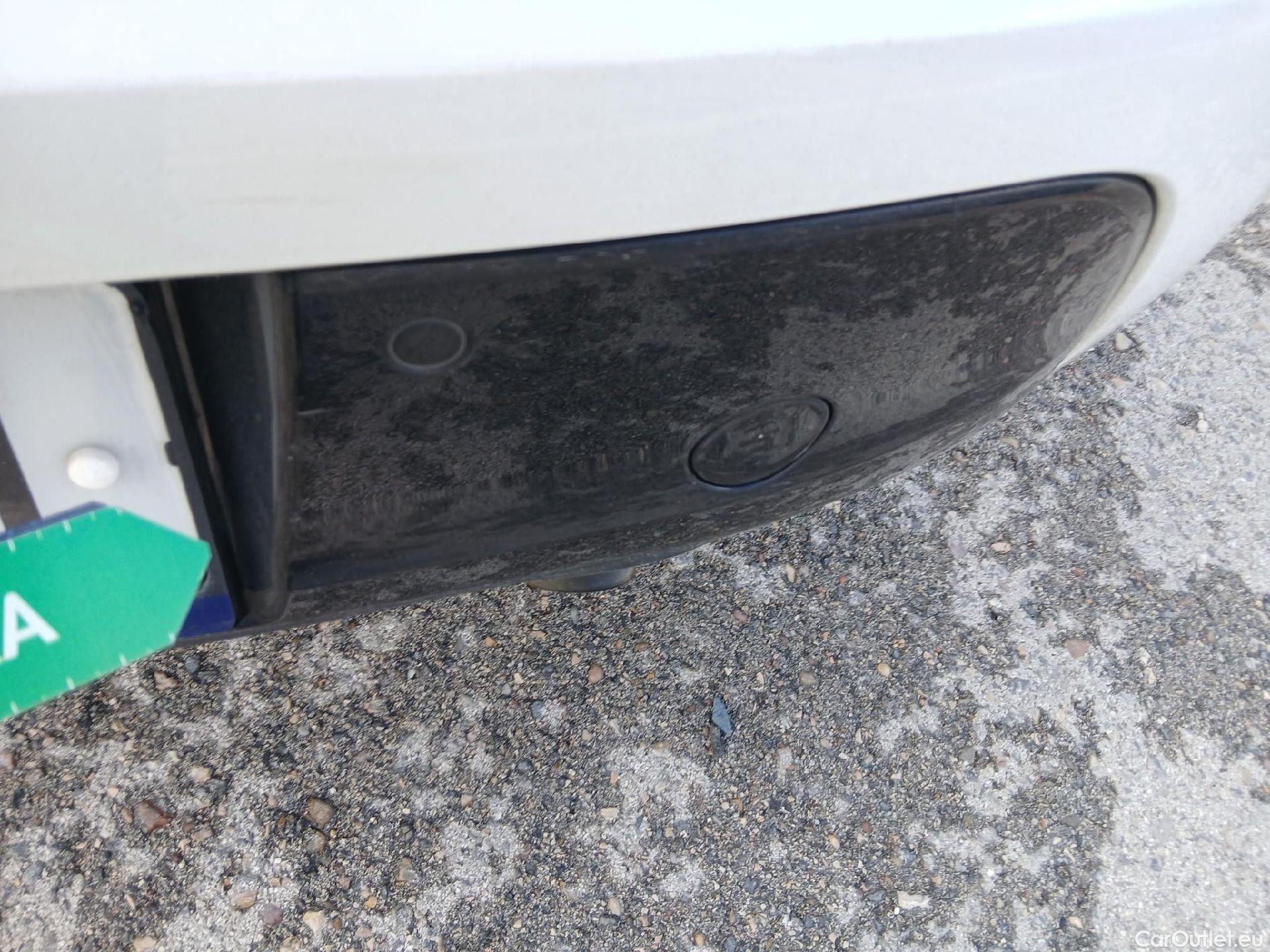  Peugeot  208 PEUGEOT  / 2019 / 5P / berlina con portón PureTech 73kW (100CV) Allure (CX) #11