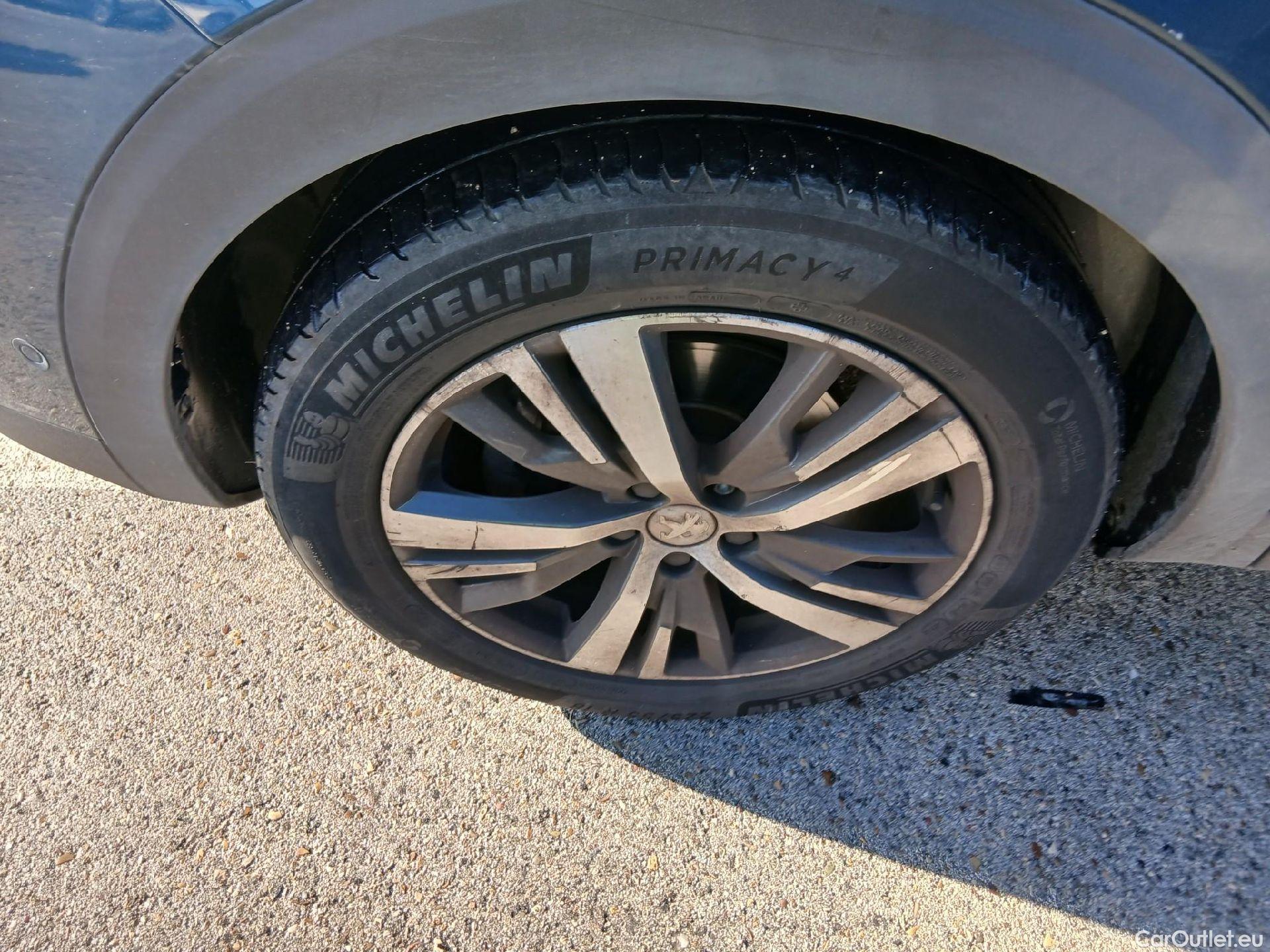  Peugeot  3008 PEUGEOT  / 2020 / 5P / todoterreno 1.5 BlueHDi 96kW S&S Allure Pack EAT8 #3