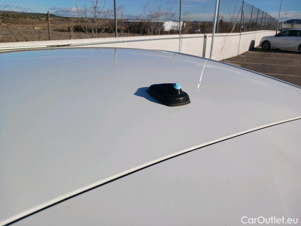  Seat  Ibiza SEAT  / 2017 / 5P / berlina con portón 1.0 TSI 81kW (110CV) Style Plus (AC) #10