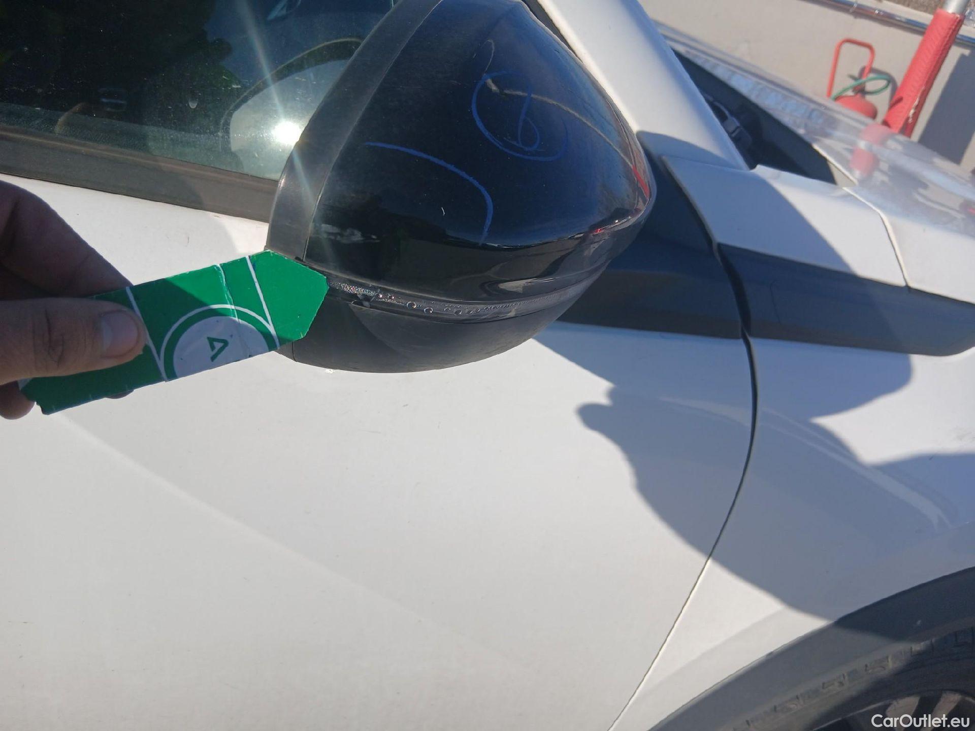  Peugeot  2008 PEUGEOT  / 2019 / 5P / todoterreno Allure BlueHDI 81kW (110CV) #40