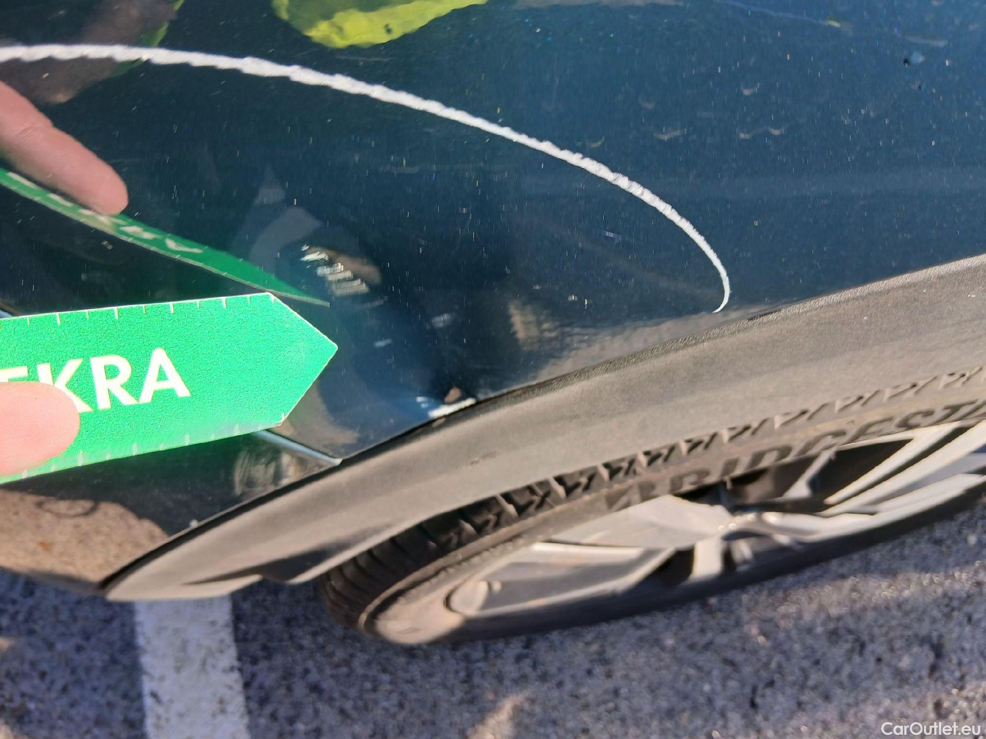  Peugeot  3008 PEUGEOT  / 2020 / 5P / todoterreno 1.5 BlueHDi 96kW S&S Allure Pack EAT8 #28