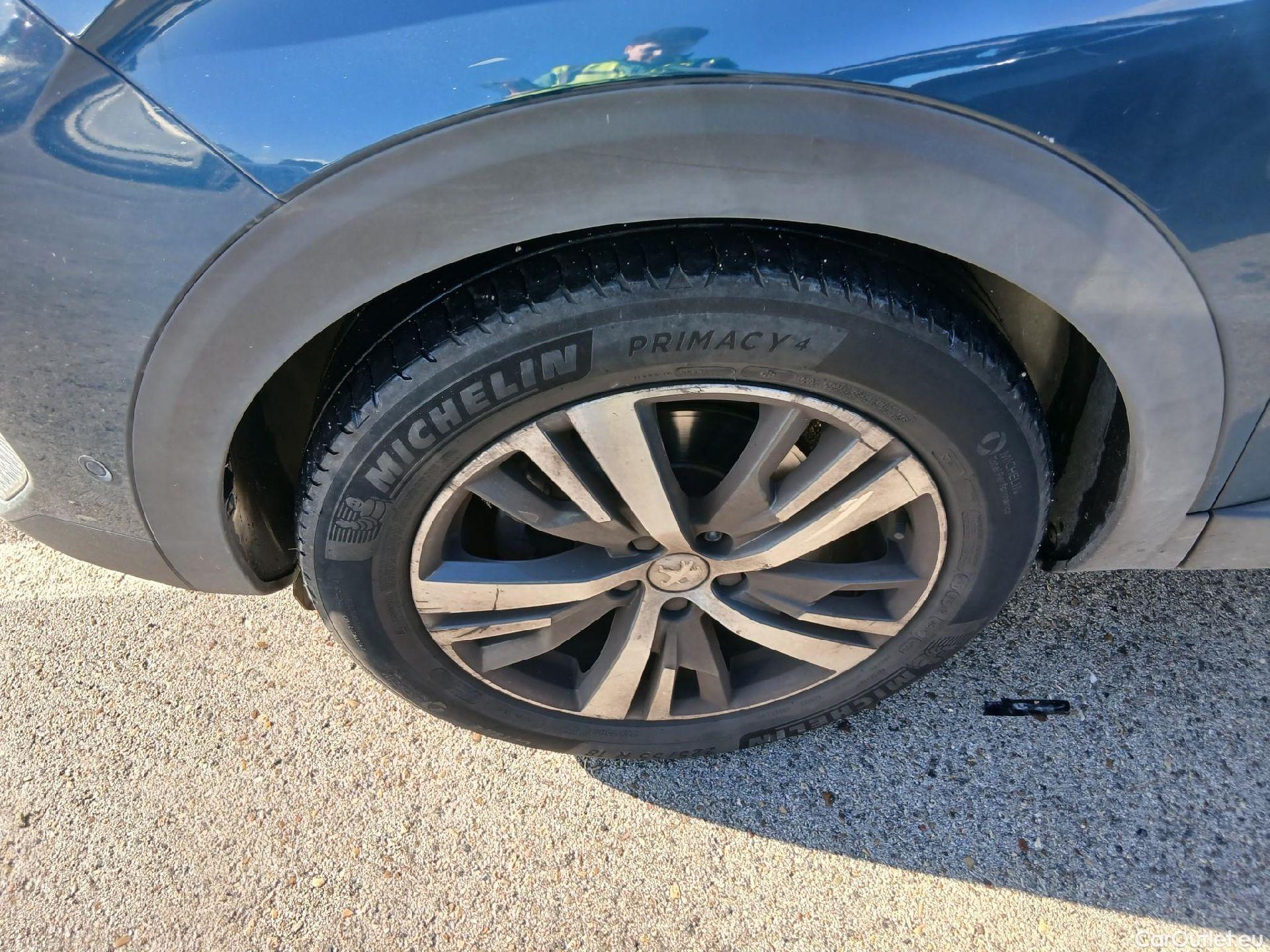  Peugeot  3008 PEUGEOT  / 2020 / 5P / todoterreno 1.5 BlueHDi 96kW S&S Allure Pack EAT8 #1