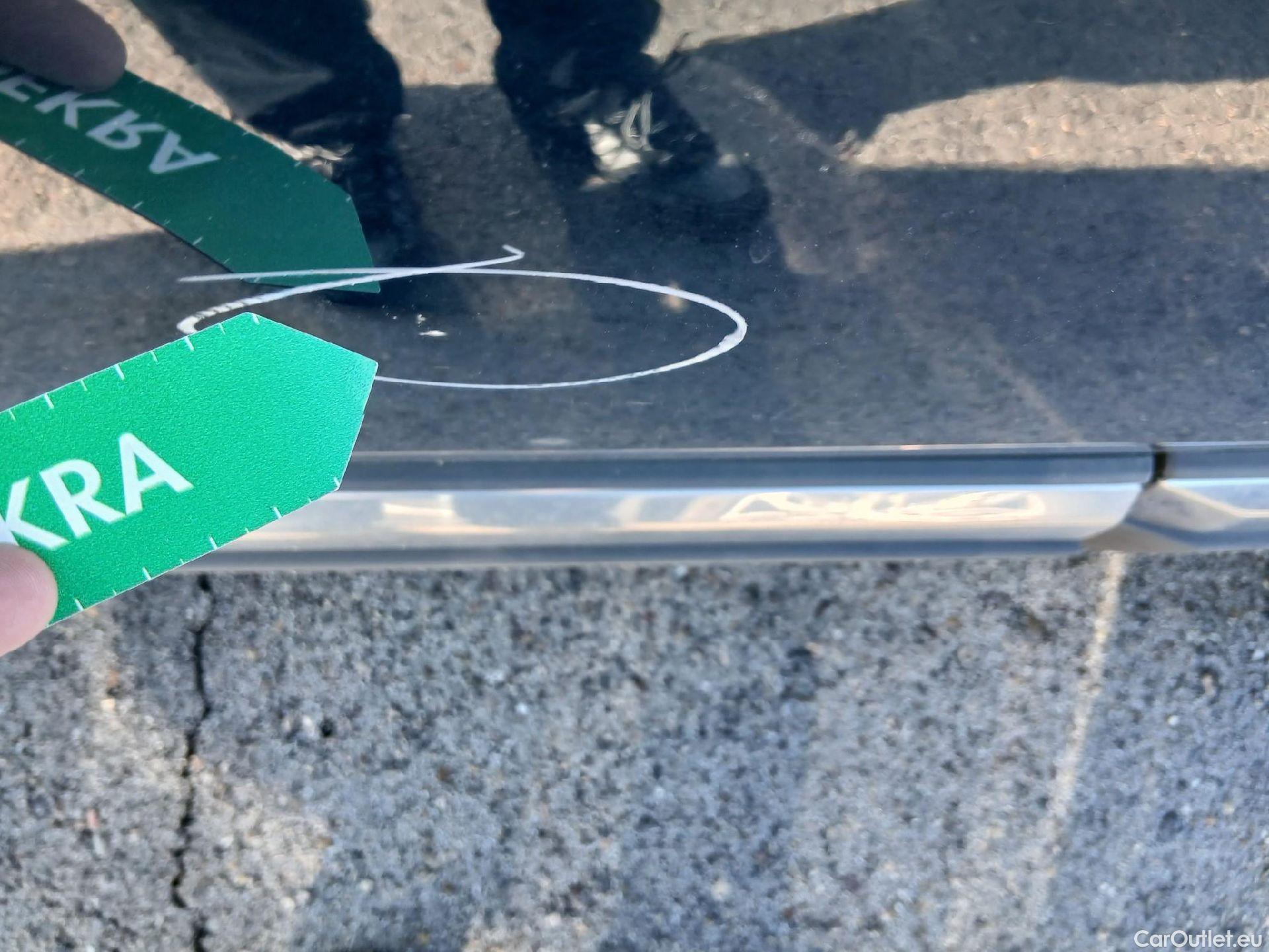  Peugeot  3008 PEUGEOT  / 2020 / 5P / todoterreno 1.5 BlueHDi 96kW S&S Allure Pack EAT8 #19