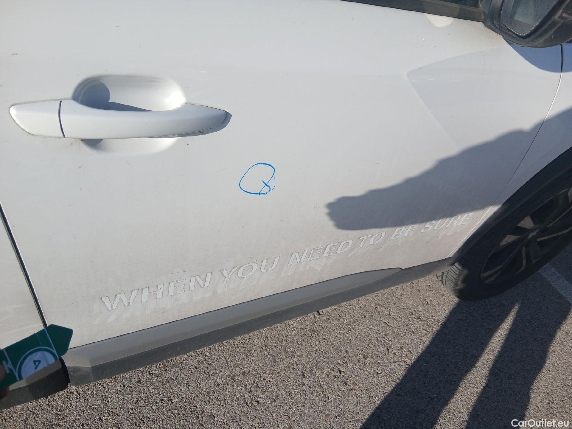  Peugeot  2008 PEUGEOT  / 2019 / 5P / todoterreno Allure BlueHDI 81kW (110CV) #36