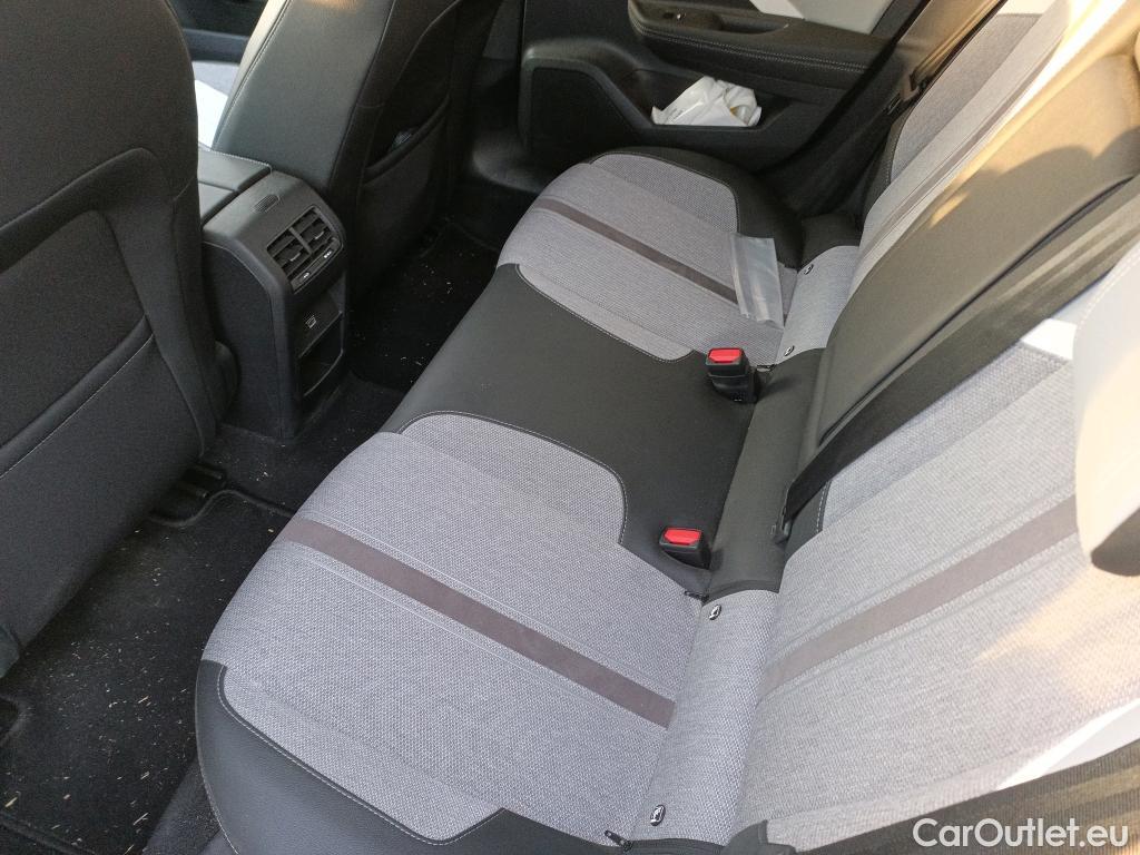  Opel  Astra OPEL  / 2021 / 5P / berlina con portón 1.5D DTH 96kW (130CV) Elegance Auto #3