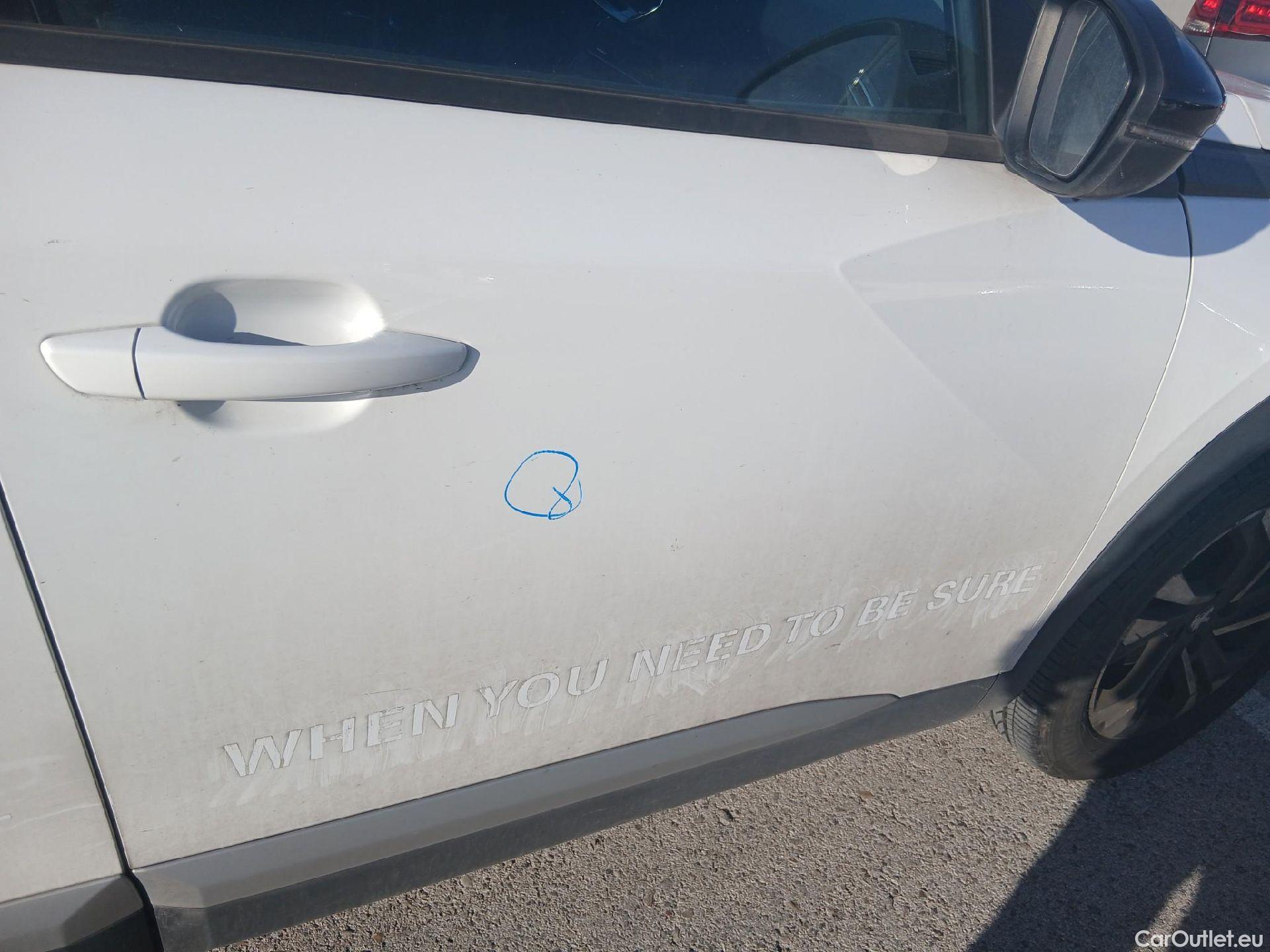  Peugeot  2008 PEUGEOT  / 2019 / 5P / todoterreno Allure BlueHDI 81kW (110CV) #37