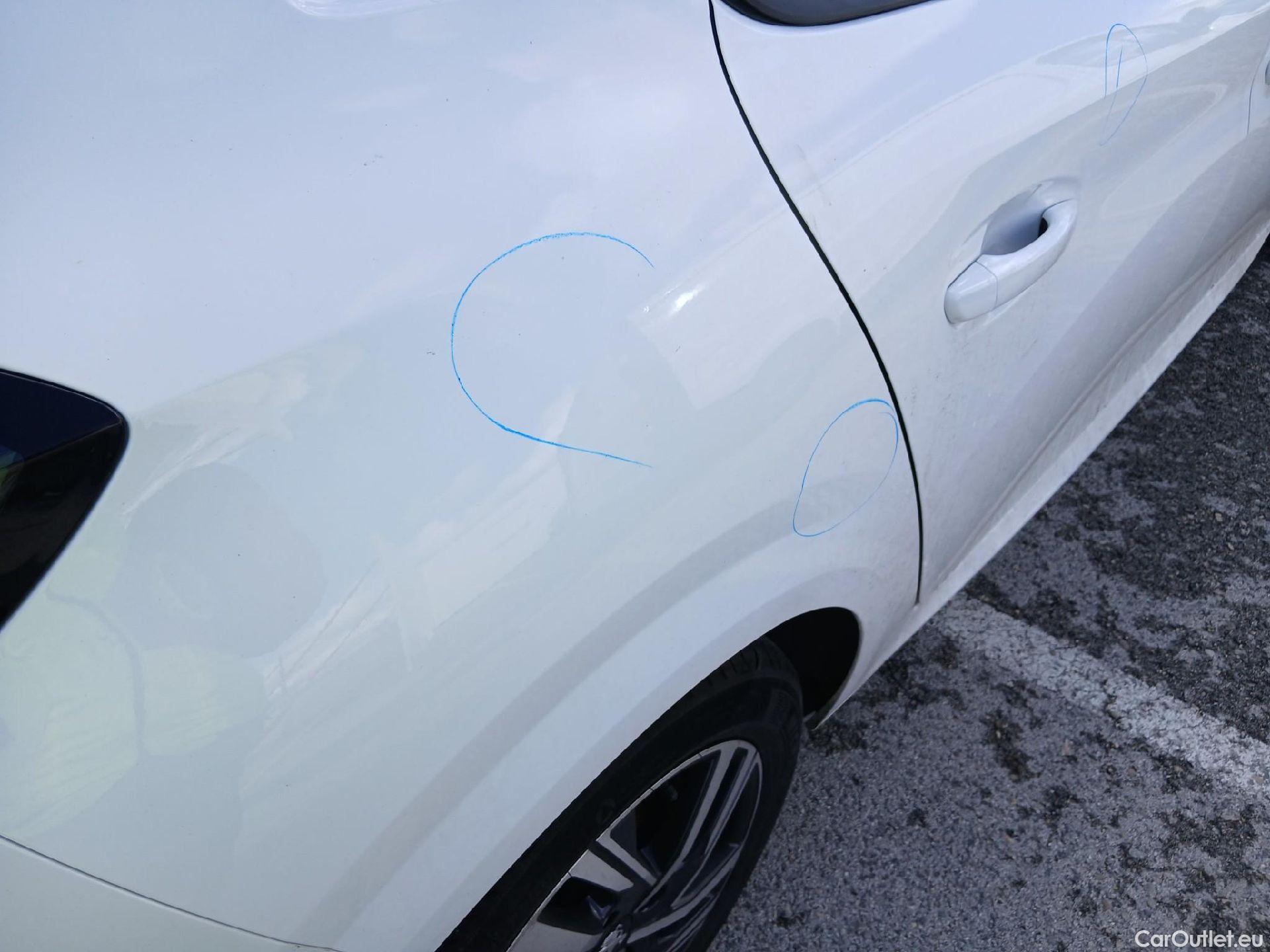  Peugeot  208 PEUGEOT  / 2019 / 5P / berlina con portón PureTech 73kW (100CV) Allure (CX) #13