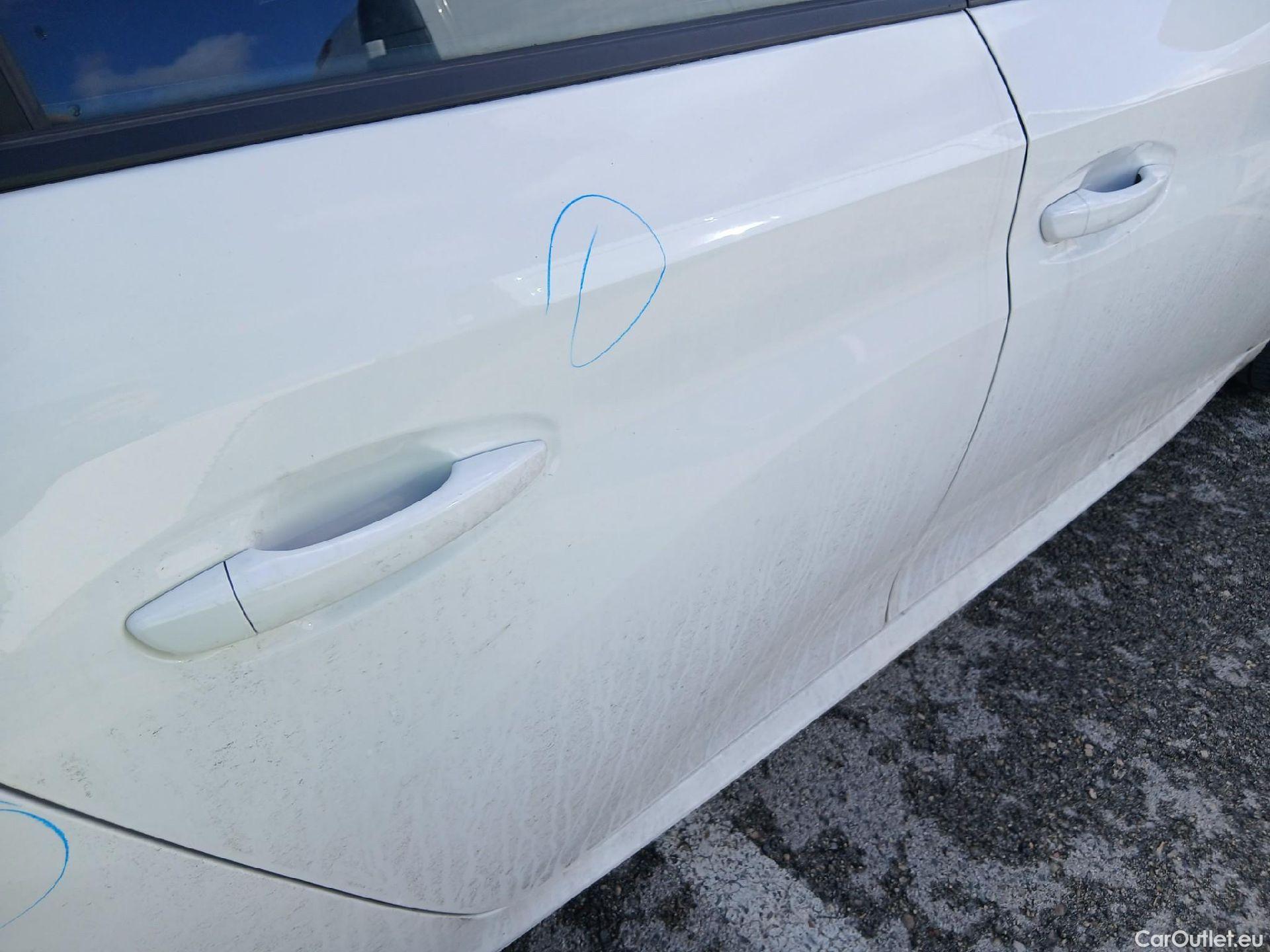  Peugeot  208 PEUGEOT  / 2019 / 5P / berlina con portón PureTech 73kW (100CV) Allure (CX) #14