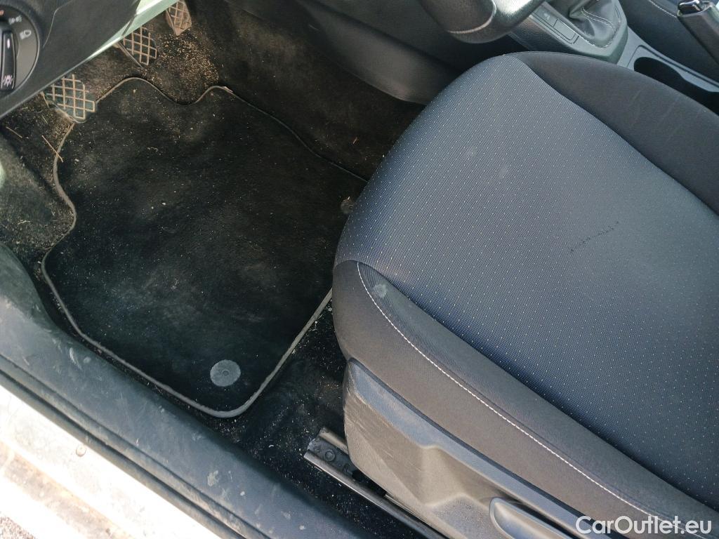  Seat  Ibiza SEAT  / 2017 / 5P / berlina con portón 1.0 TSI 81kW (110CV) Style Plus (AC) #4