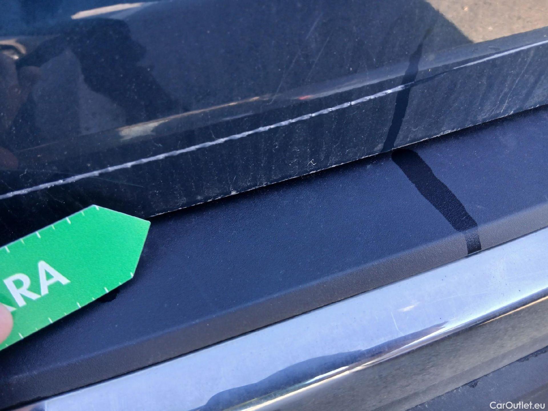  Peugeot  3008 PEUGEOT  / 2020 / 5P / todoterreno 1.5 BlueHDi 96kW S&S Allure Pack EAT8 #25