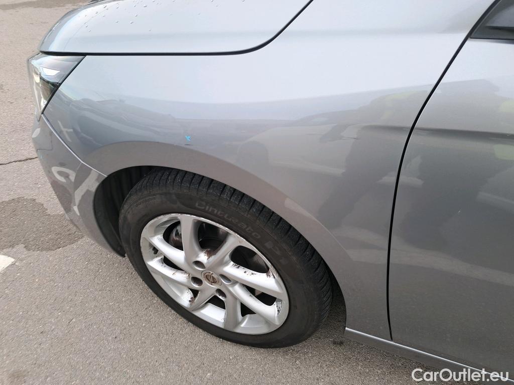  Opel  Corsa OPEL  / 2019 / 5P / berlina con portón 1.2T XHL 74kW (100CV) GS-Line #30