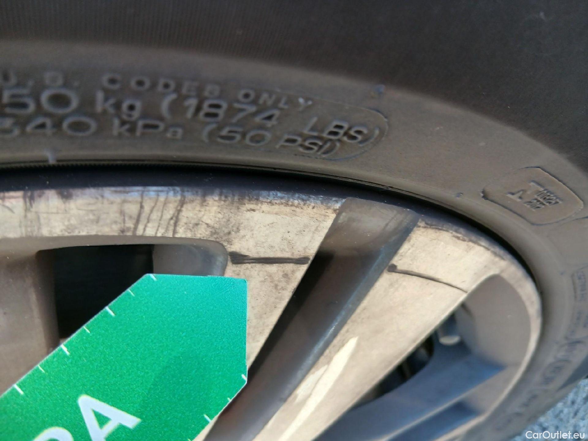  Peugeot  3008 PEUGEOT  / 2020 / 5P / todoterreno 1.5 BlueHDi 96kW S&S Allure Pack EAT8 #2