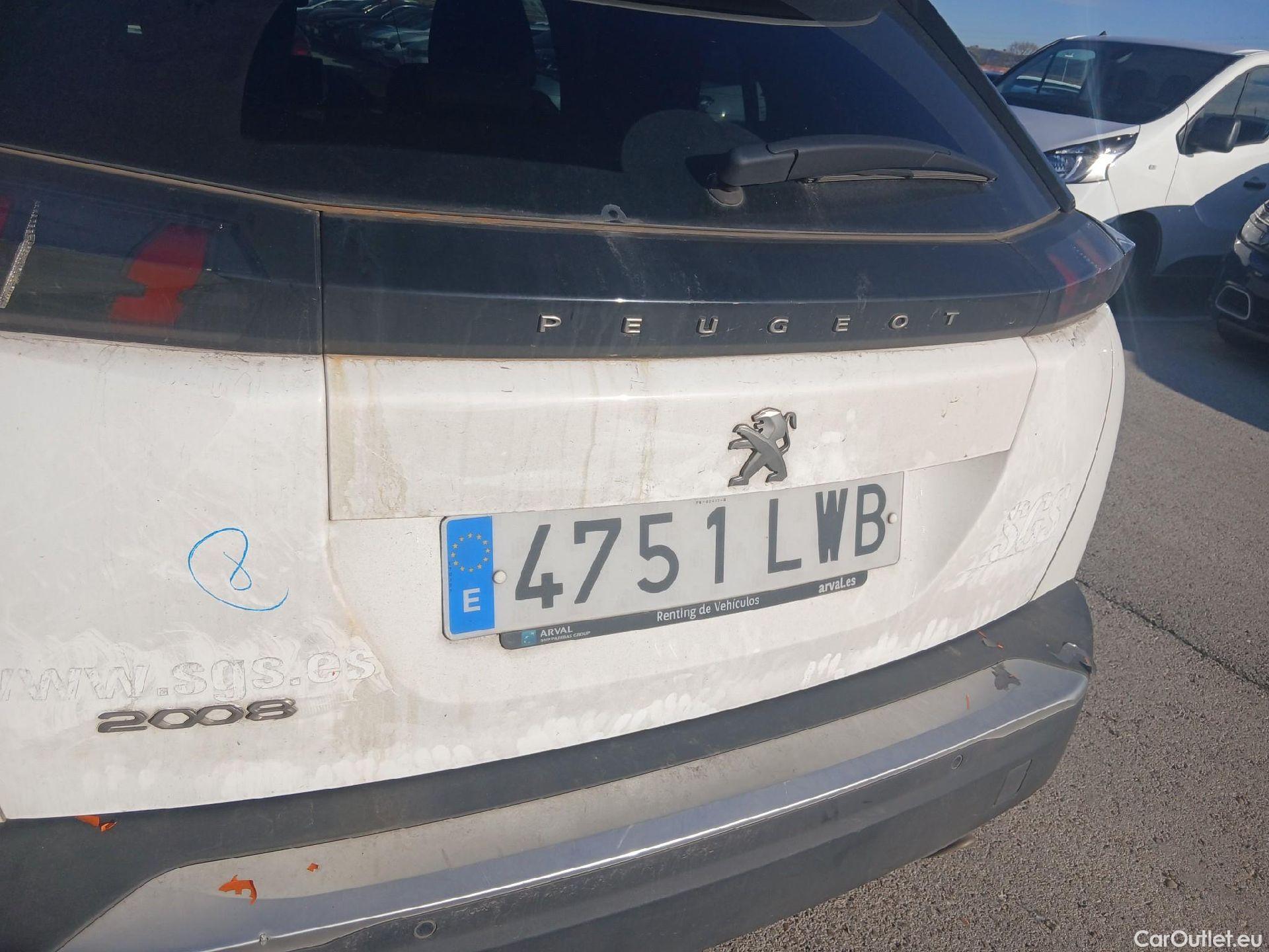  Peugeot  2008 PEUGEOT  / 2019 / 5P / todoterreno Allure BlueHDI 81kW (110CV) #26