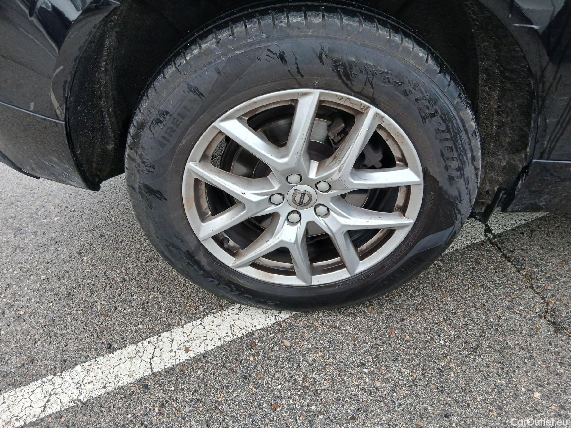  Volvo  XC60 VOLVO  / 2017 / 5P / todoterreno 2.0 B4 D Momentum Pro Auto #50