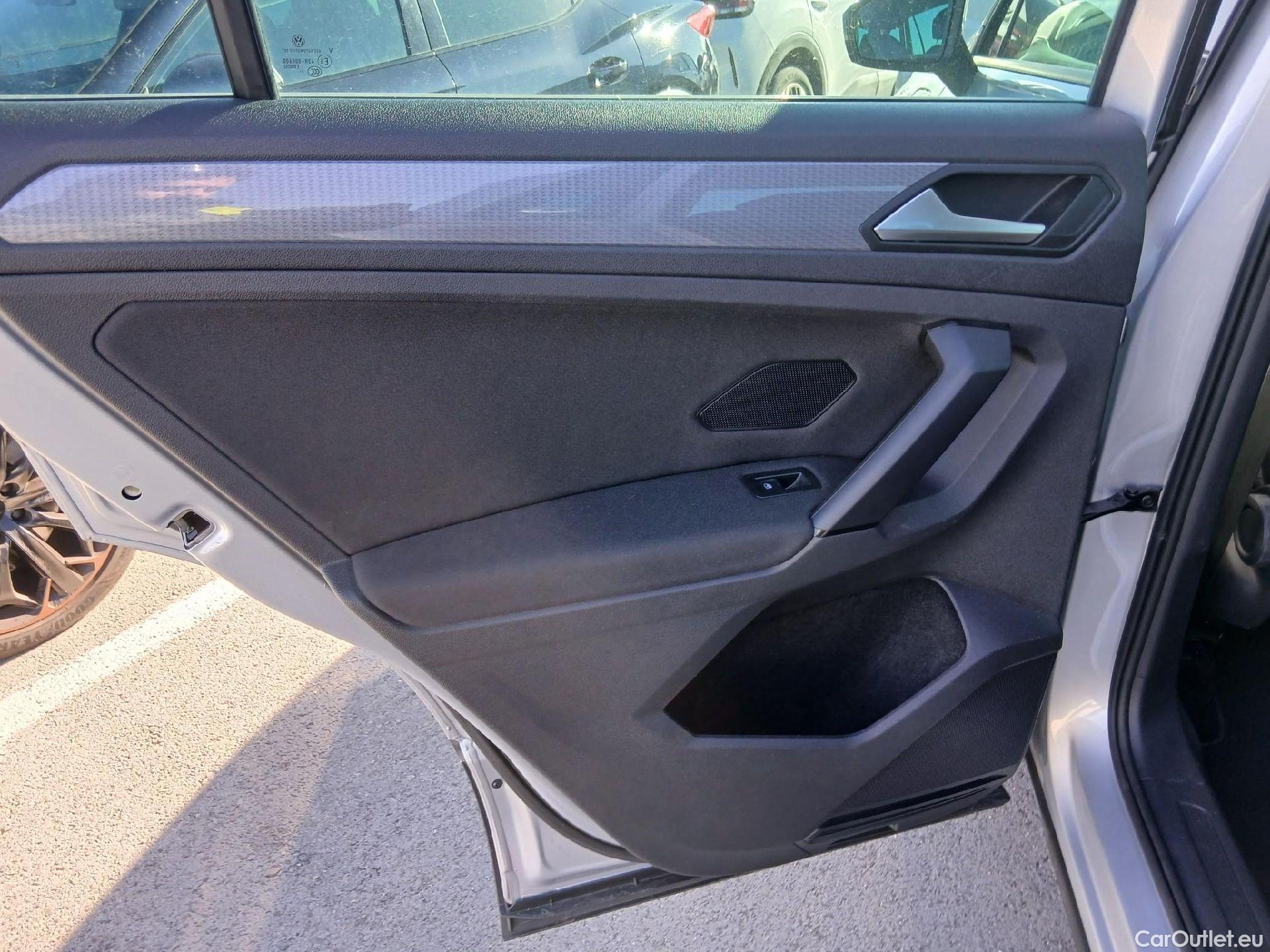  Volkswagen  Tiguan VOLKSWAGEN  / 2020 / 5P / todoterreno Life 1.4 TSI eHybrid 180kW (245CV) DSG #16