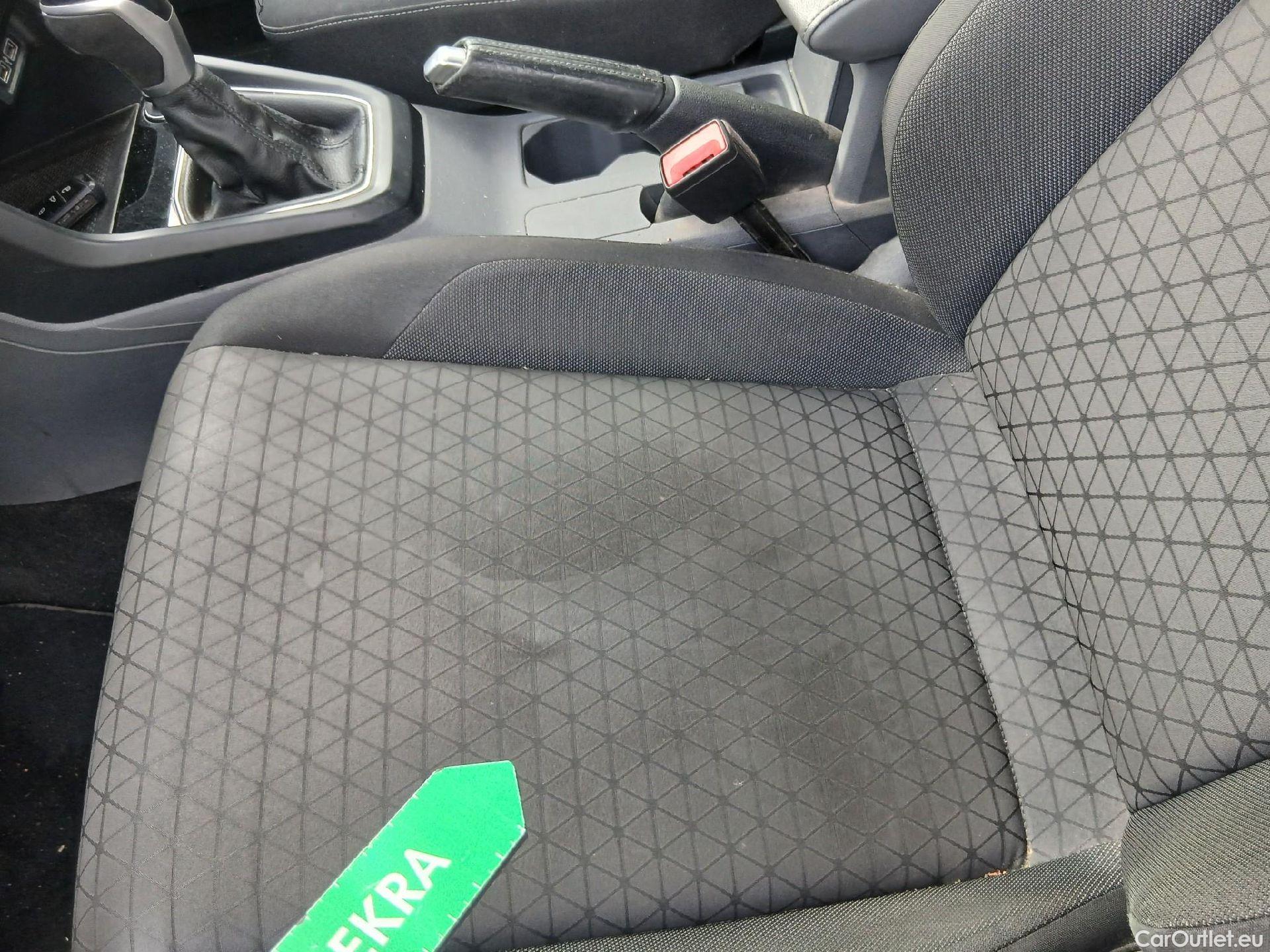  Volkswagen  T-CROSS VOLKSWAGEN  / 2018 / 5P / todoterreno Advance 1.0 TSI 85kW (115CV) DSG (AC) #14