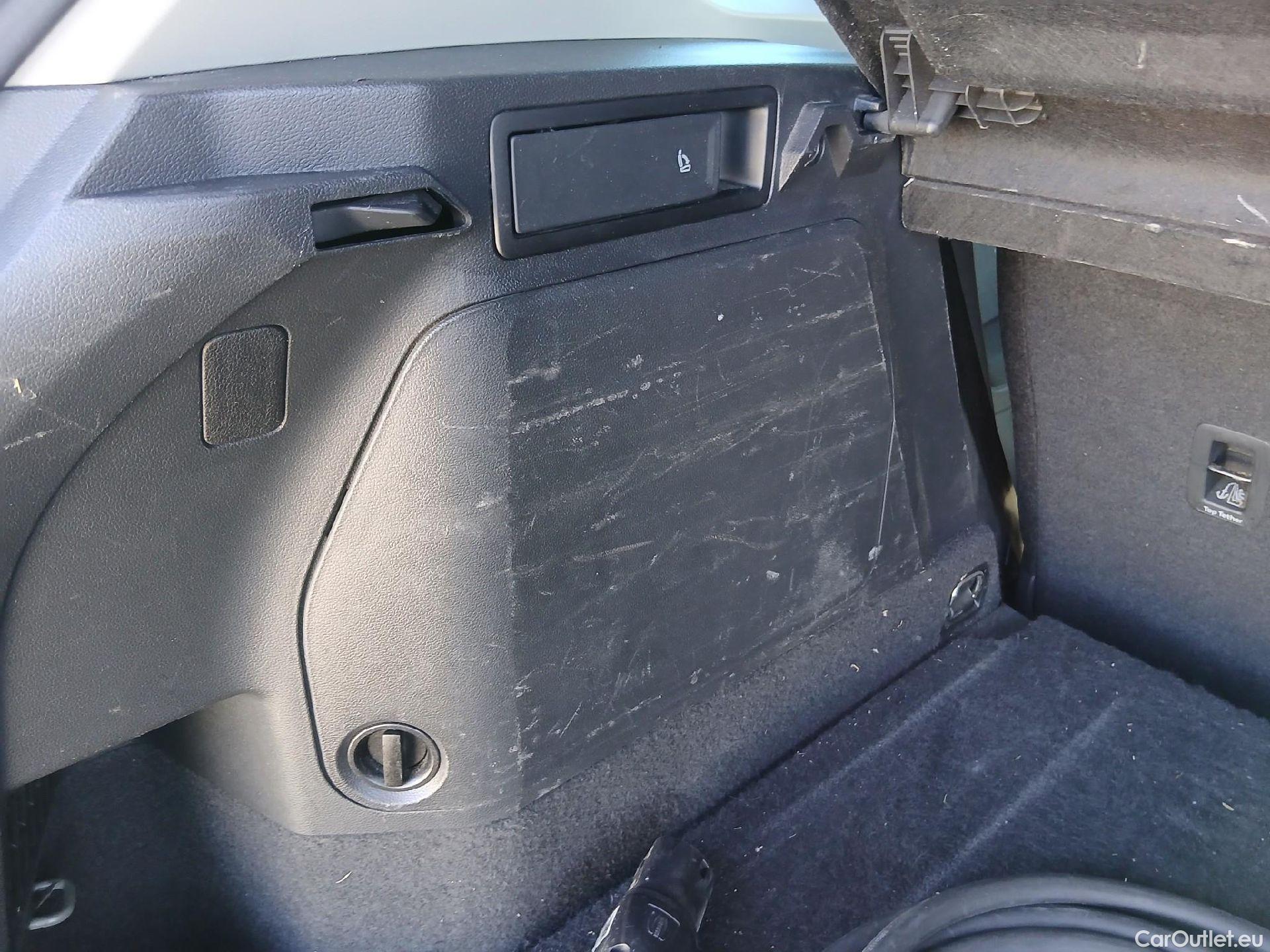  Volkswagen  Tiguan VOLKSWAGEN  / 2020 / 5P / todoterreno Life 1.4 TSI eHybrid 180kW (245CV) DSG #33