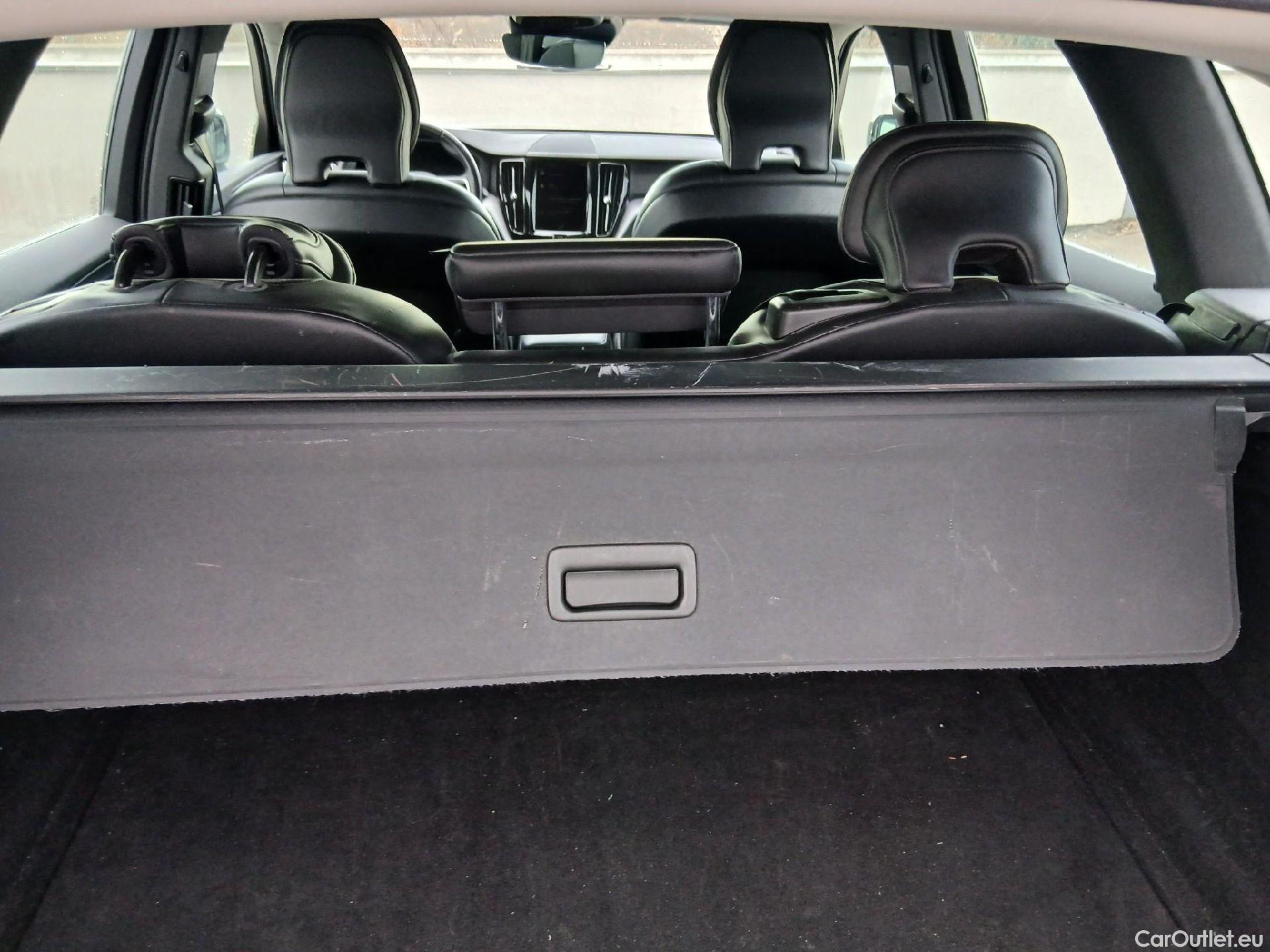  Volvo  XC60 VOLVO  / 2017 / 5P / todoterreno 2.0 B4 D Momentum Pro Auto #70