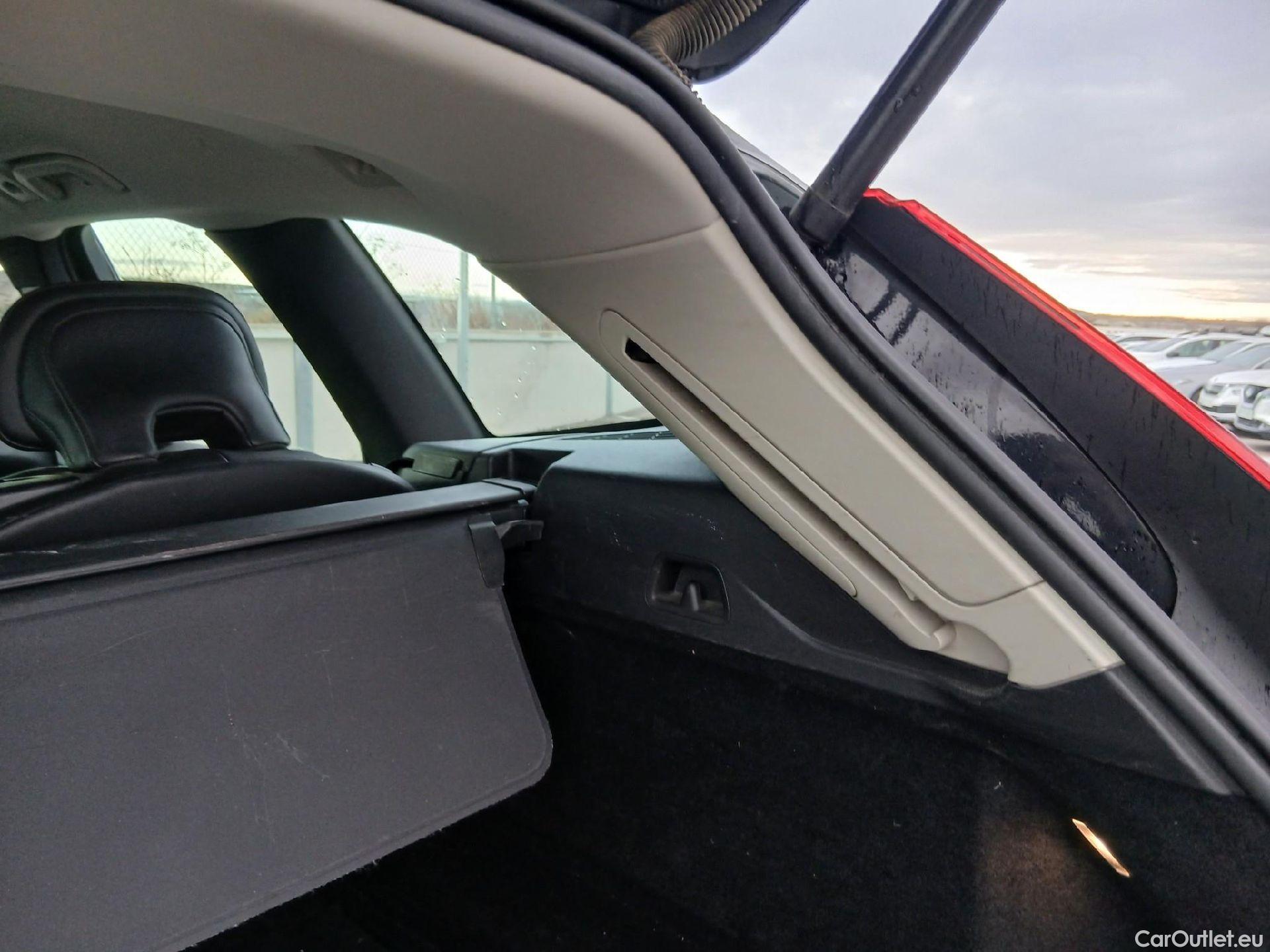  Volvo  XC60 VOLVO  / 2017 / 5P / todoterreno 2.0 B4 D Momentum Pro Auto #66