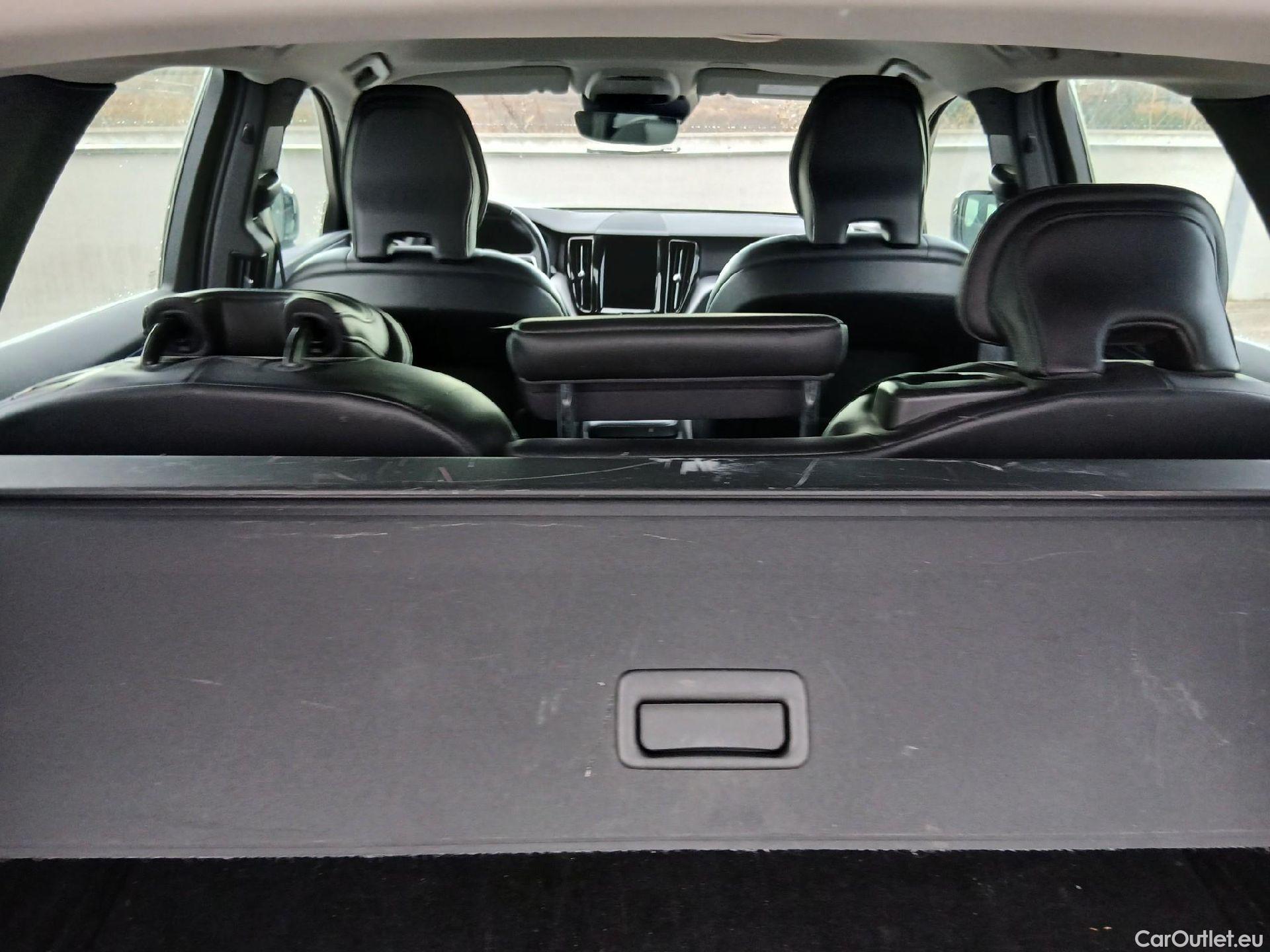  Volvo  XC60 VOLVO  / 2017 / 5P / todoterreno 2.0 B4 D Momentum Pro Auto #46