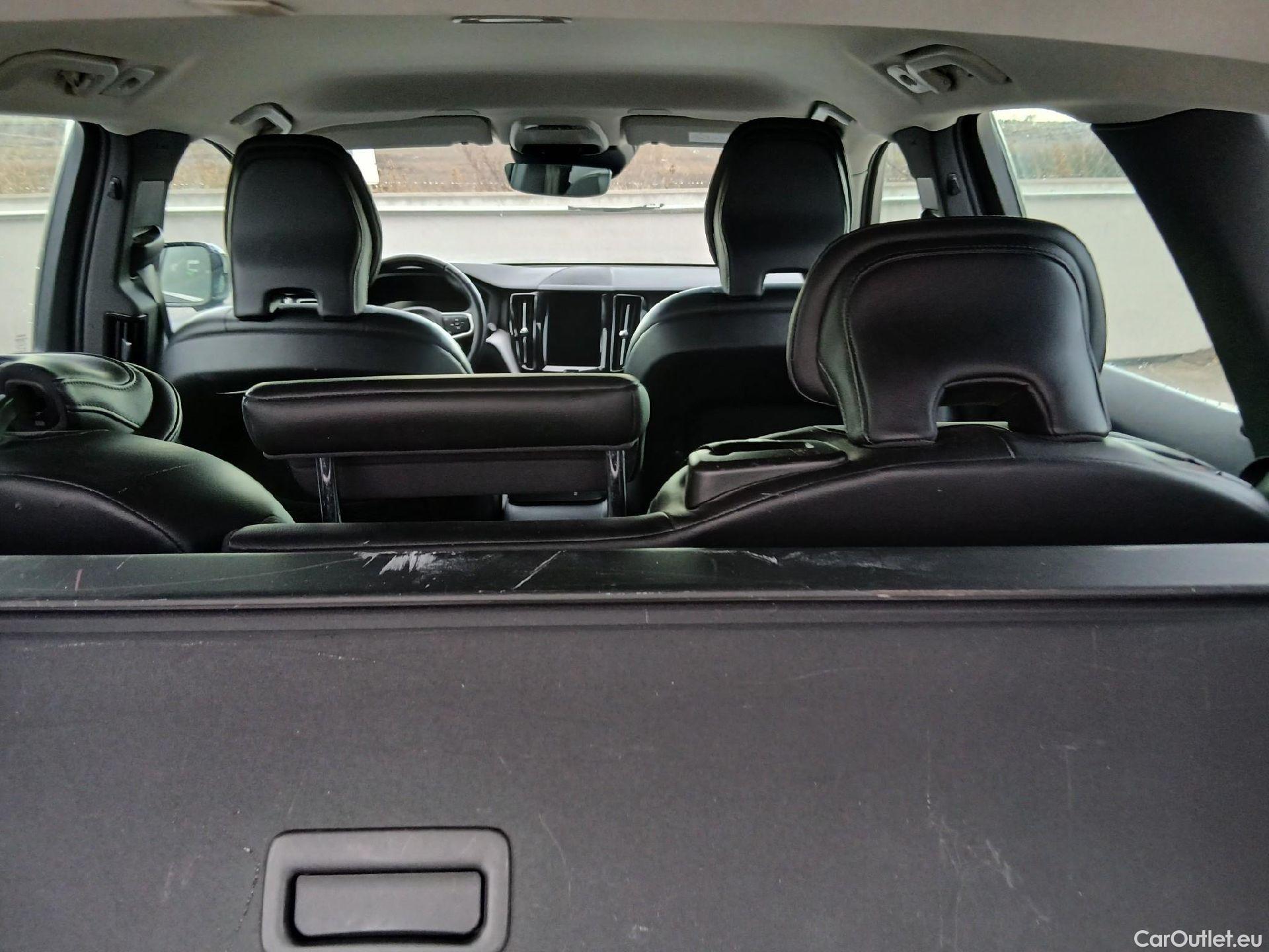  Volvo  XC60 VOLVO  / 2017 / 5P / todoterreno 2.0 B4 D Momentum Pro Auto #48