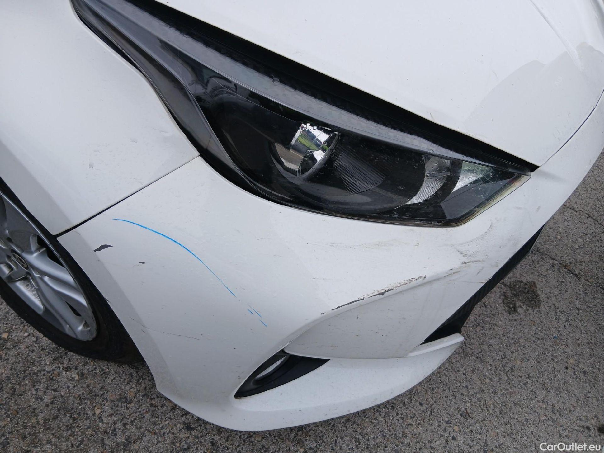  Toyota  Yaris TOYOTA  / 2020 / 5P / berlina con portón 1.5 120H Business Plus #13