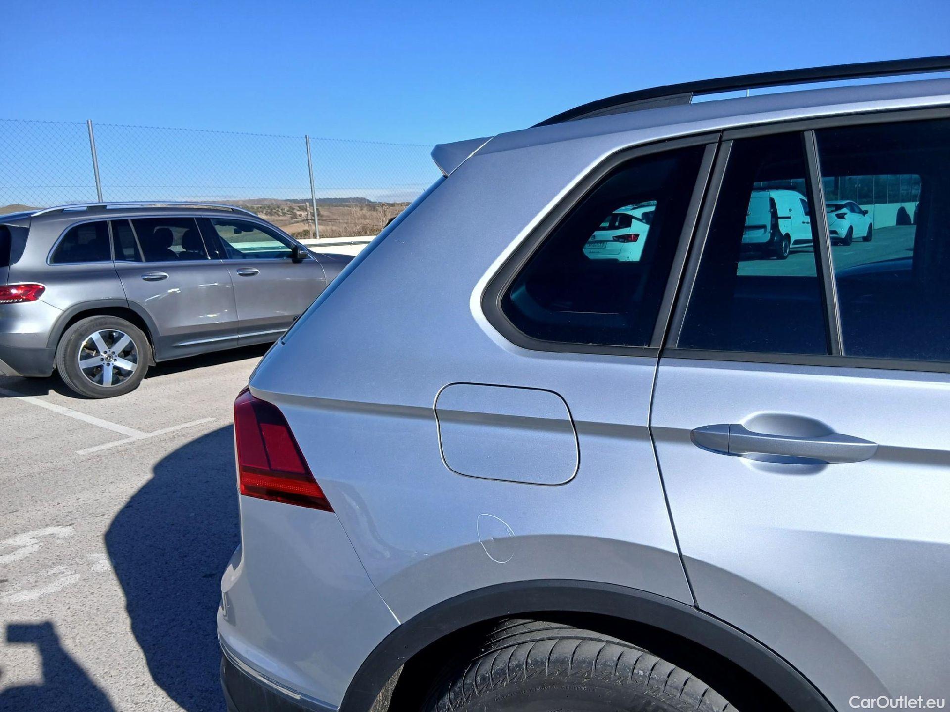  Volkswagen  Tiguan VOLKSWAGEN  / 2020 / 5P / todoterreno Life 1.4 TSI eHybrid 180kW (245CV) DSG #26