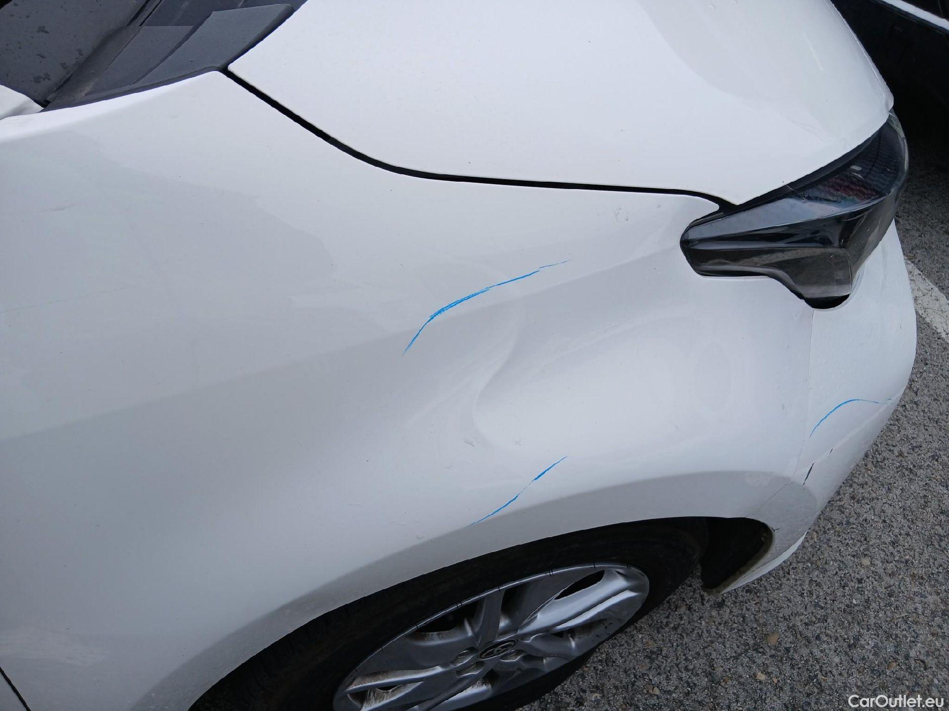  Toyota  Yaris TOYOTA  / 2020 / 5P / berlina con portón 1.5 120H Business Plus #34