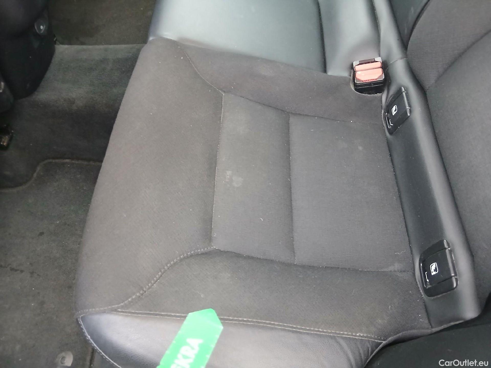  Volvo  XC60 VOLVO  / 2017 / 5P / todoterreno 2.0 B4 D Momentum Pro Auto #37