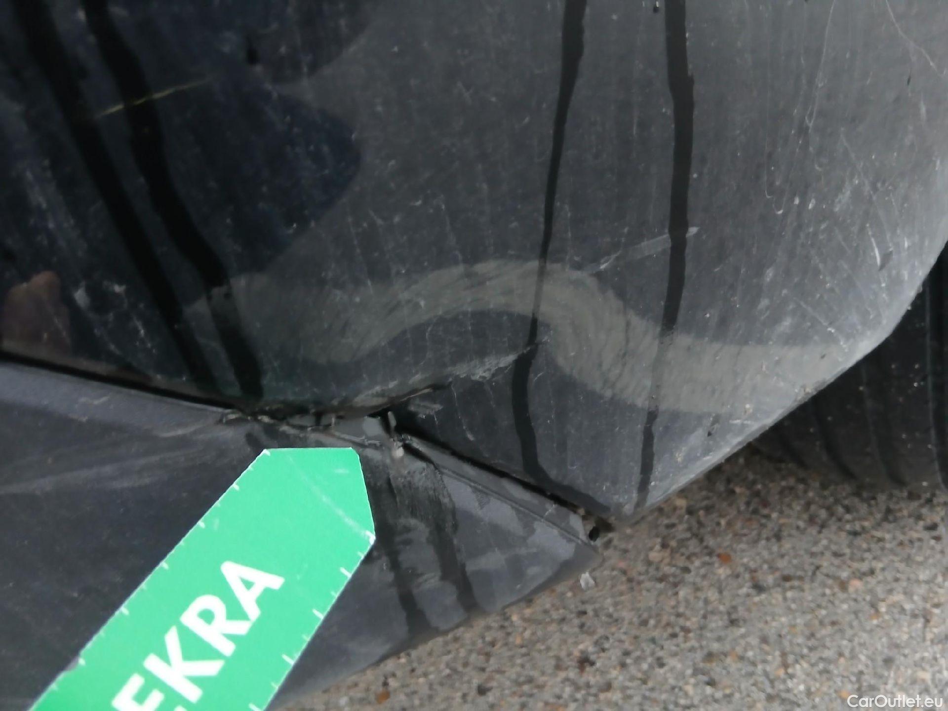  Volvo  XC60 VOLVO  / 2017 / 5P / todoterreno 2.0 B4 D Momentum Pro Auto #30