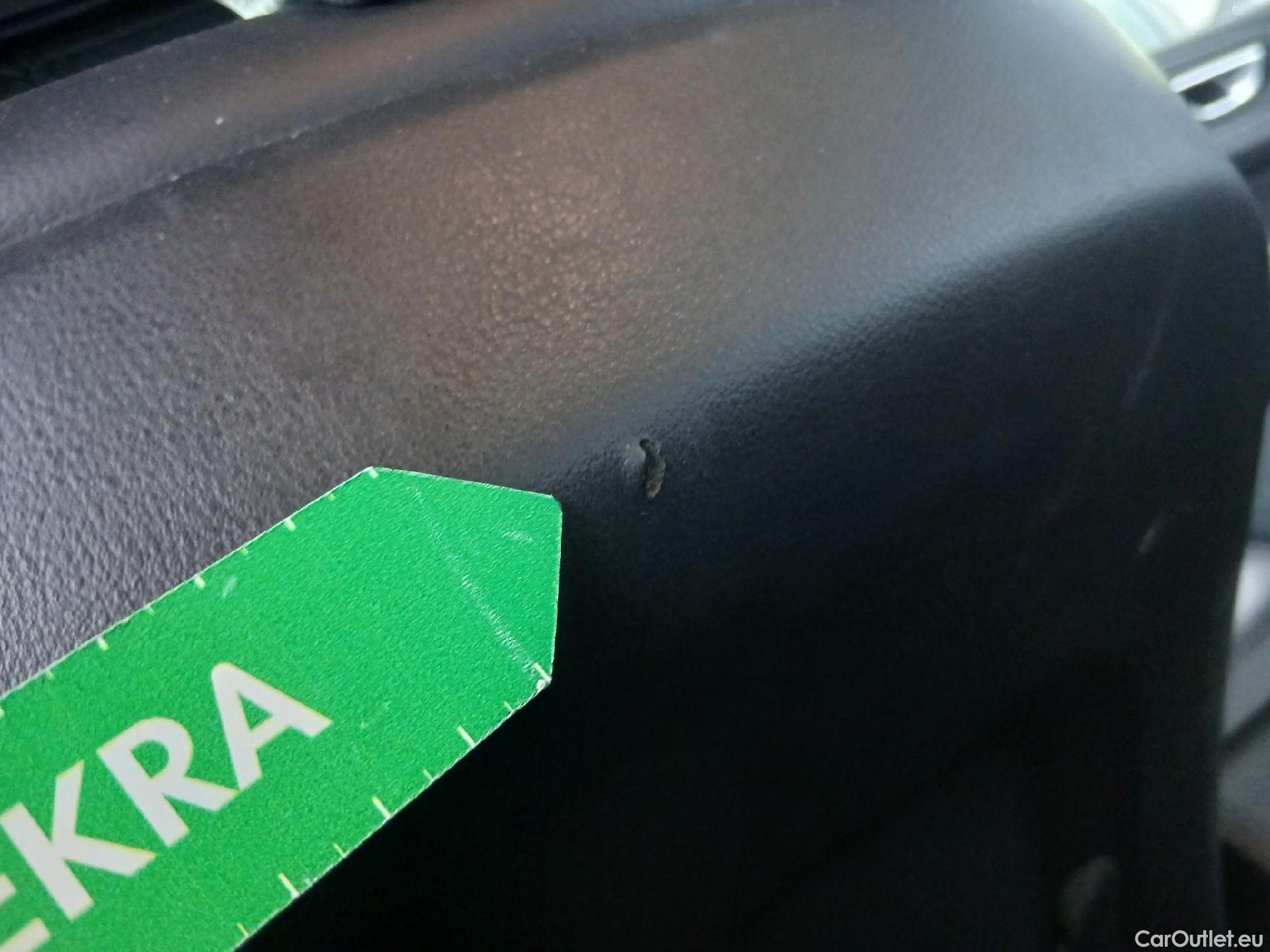  Volvo  XC60 VOLVO  / 2017 / 5P / todoterreno 2.0 B4 D Momentum Pro Auto #40