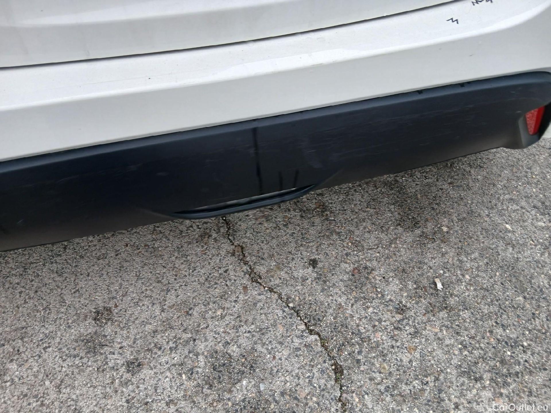  Toyota  Yaris TOYOTA  / 2020 / 5P / berlina con portón 1.5 120H Business Plus #23