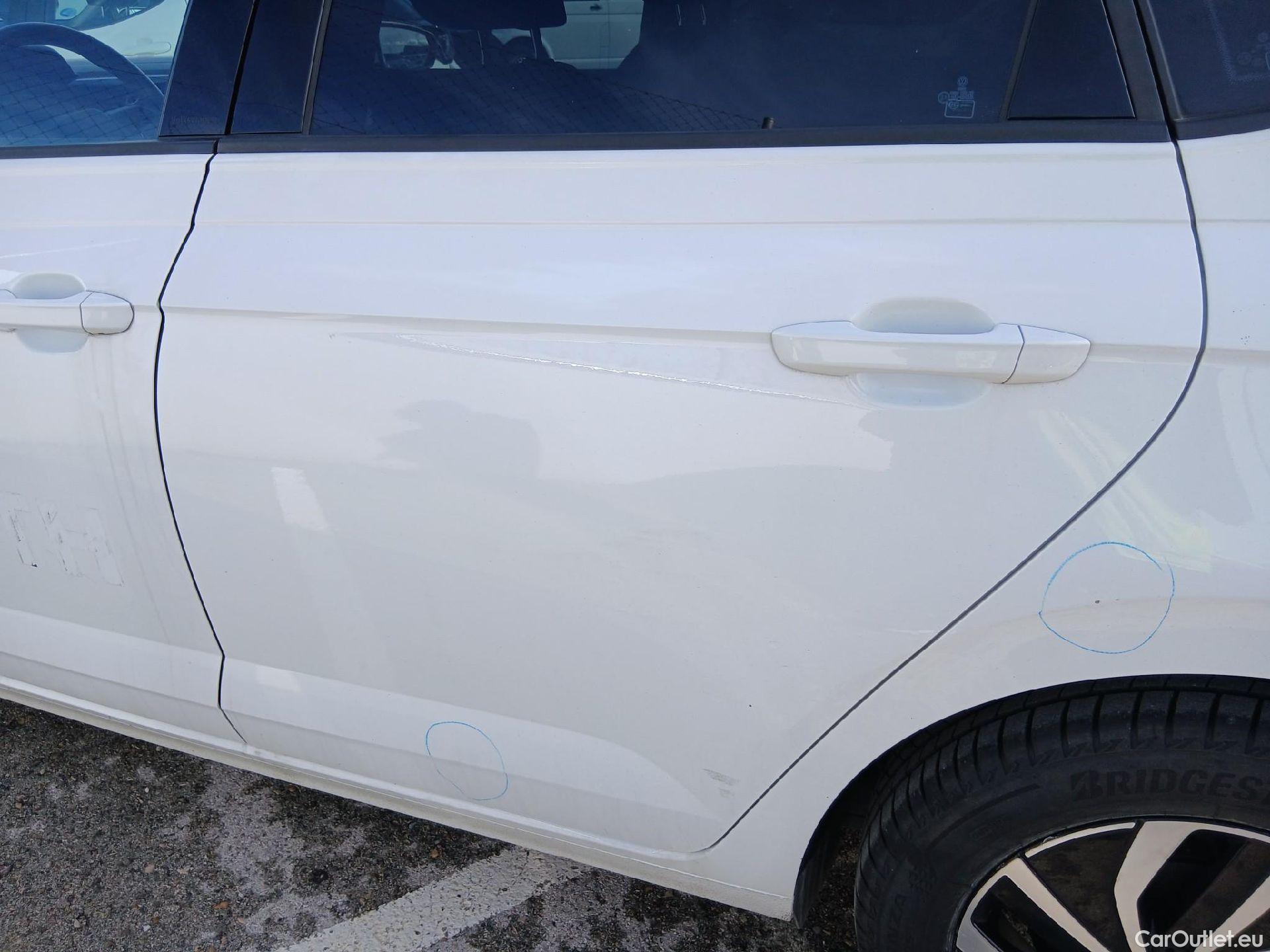  Volkswagen  Polo VOLKSWAGEN  / 2021 / 5P / berlina con portón Life 1.0 TSI 70kW (95CV) #4