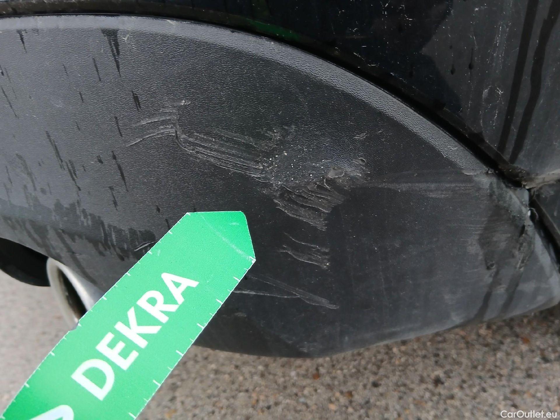  Volvo  XC60 VOLVO  / 2017 / 5P / todoterreno 2.0 B4 D Momentum Pro Auto #32