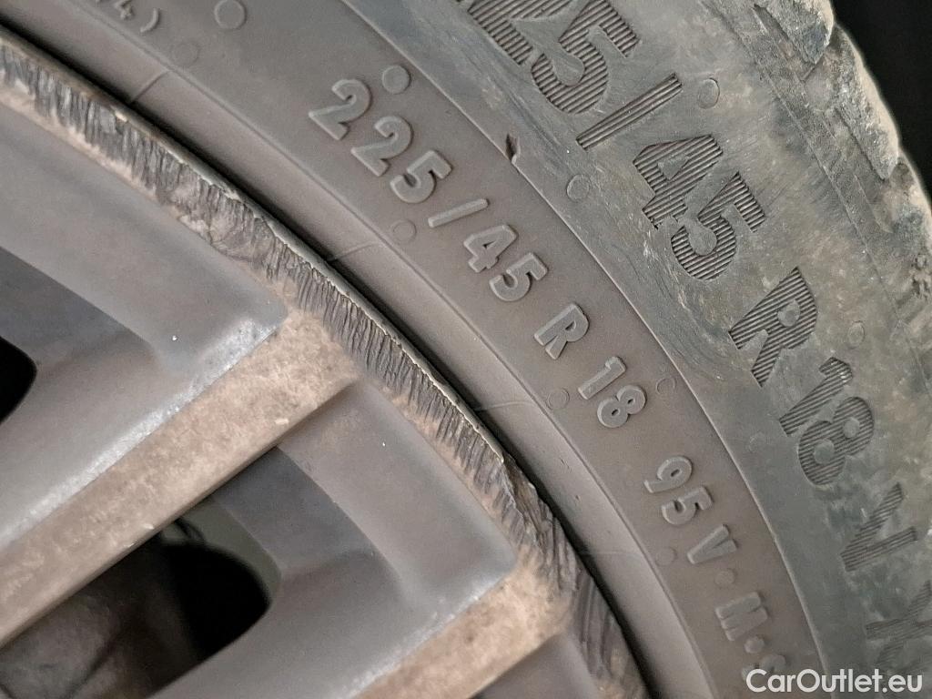  Mercedes  CLA-Klasse MERCEDES-BENZ CLA Coupe / 2019 / 4P / Coupé CLA 180 Progressive Line BA7 #27