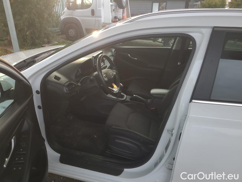  Hyundai  i30   cw (PD)(2017->)  kom.1.5T-GDI Smart 5d #25