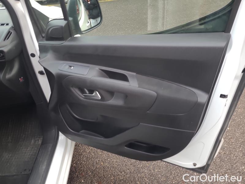  Opel  Combo  Life (E)  (2018) C.Life 1.5CDTI 96 Elegance+ #34