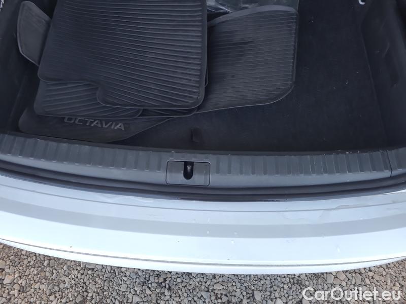  Skoda  Octavia  Combi (NX3)(2020) Škoda Oct.Com.1.5 e-TEC 110 Style AT #7