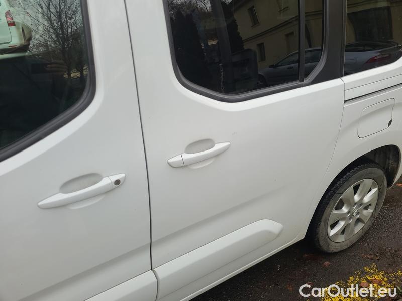  Opel  Combo  Life (E)  (2018) C.Life 1.5CDTI 96 Elegance+ #18