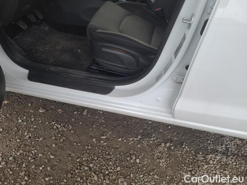  Hyundai  i30   cw (PD)(2017->)  kom.1.5T-GDI Smart 5d #24