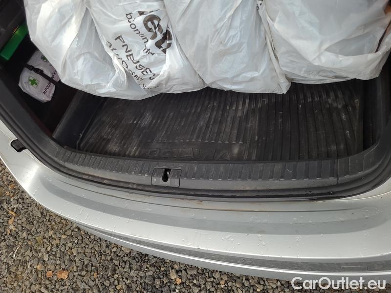  Skoda  Octavia  Combi (NX3)(2020) Oct.Combi 2.0TDI 85 Ambition #17