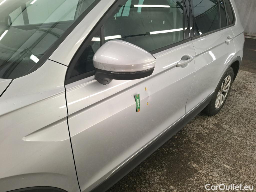  Volkswagen  Tiguan VOLKSWAGEN  / 2020 / 5P / SUV 2.0 TDI 150 DSG7 Life Business #1