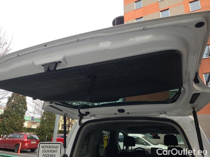  Opel  Combo  Life (E)  (2018) C.Life 1.5CDTI 96 Elegance+ #23